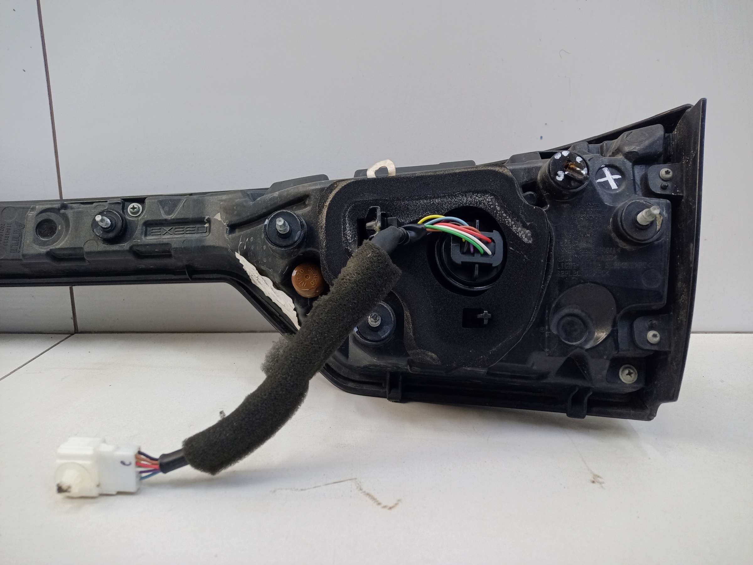 Фонарь крышки багажника Exeed LX