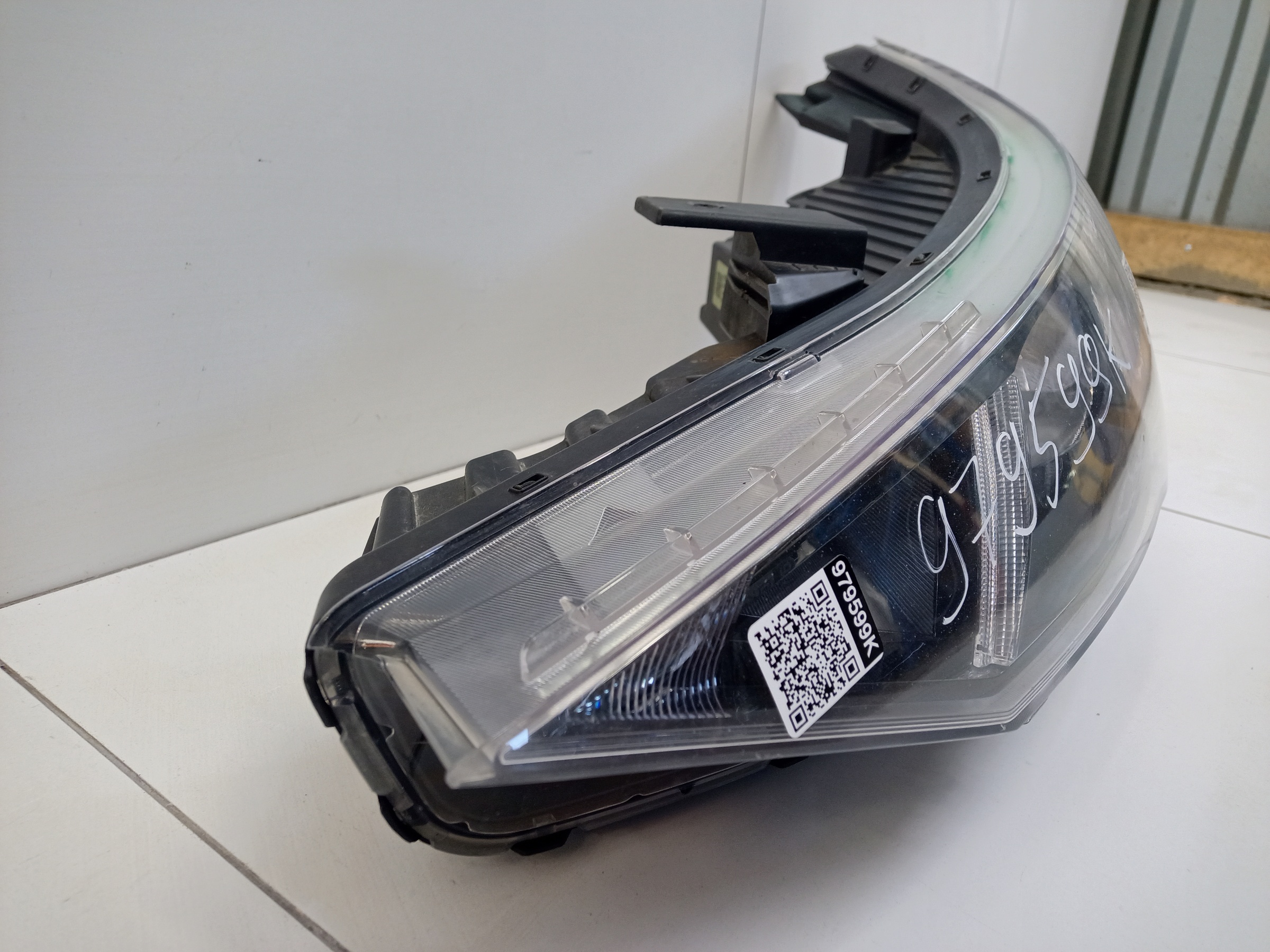 Фара передняя левая Hyundai Solaris 2 Restail галоген