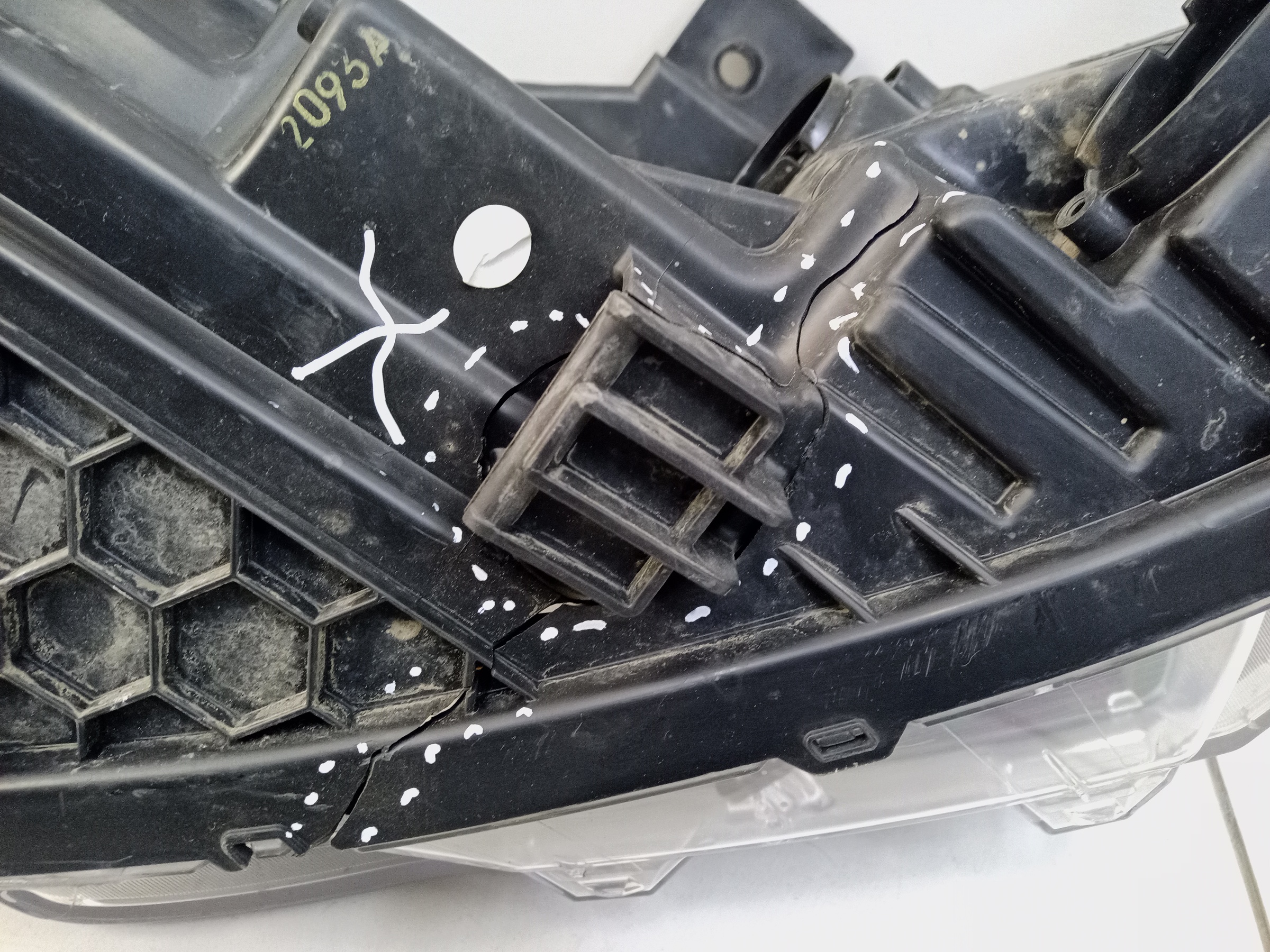 Фара передняя левая Hyundai Solaris 2 Restail галоген