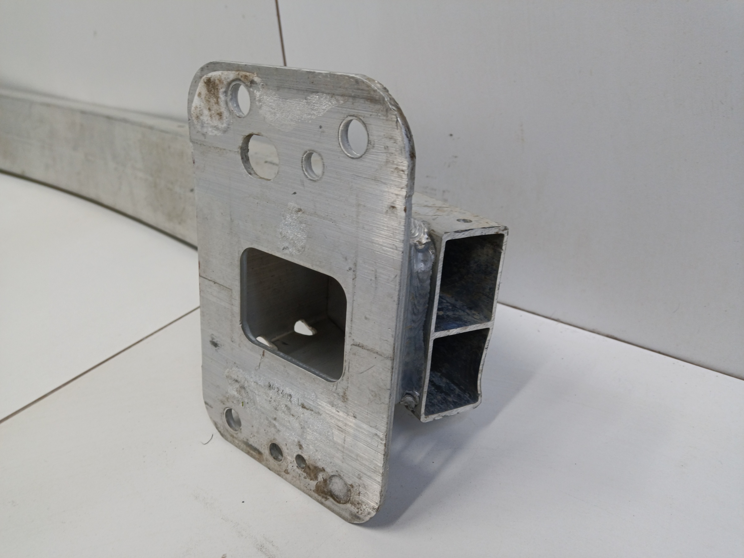 Усилитель переднего бампера Москвич 3