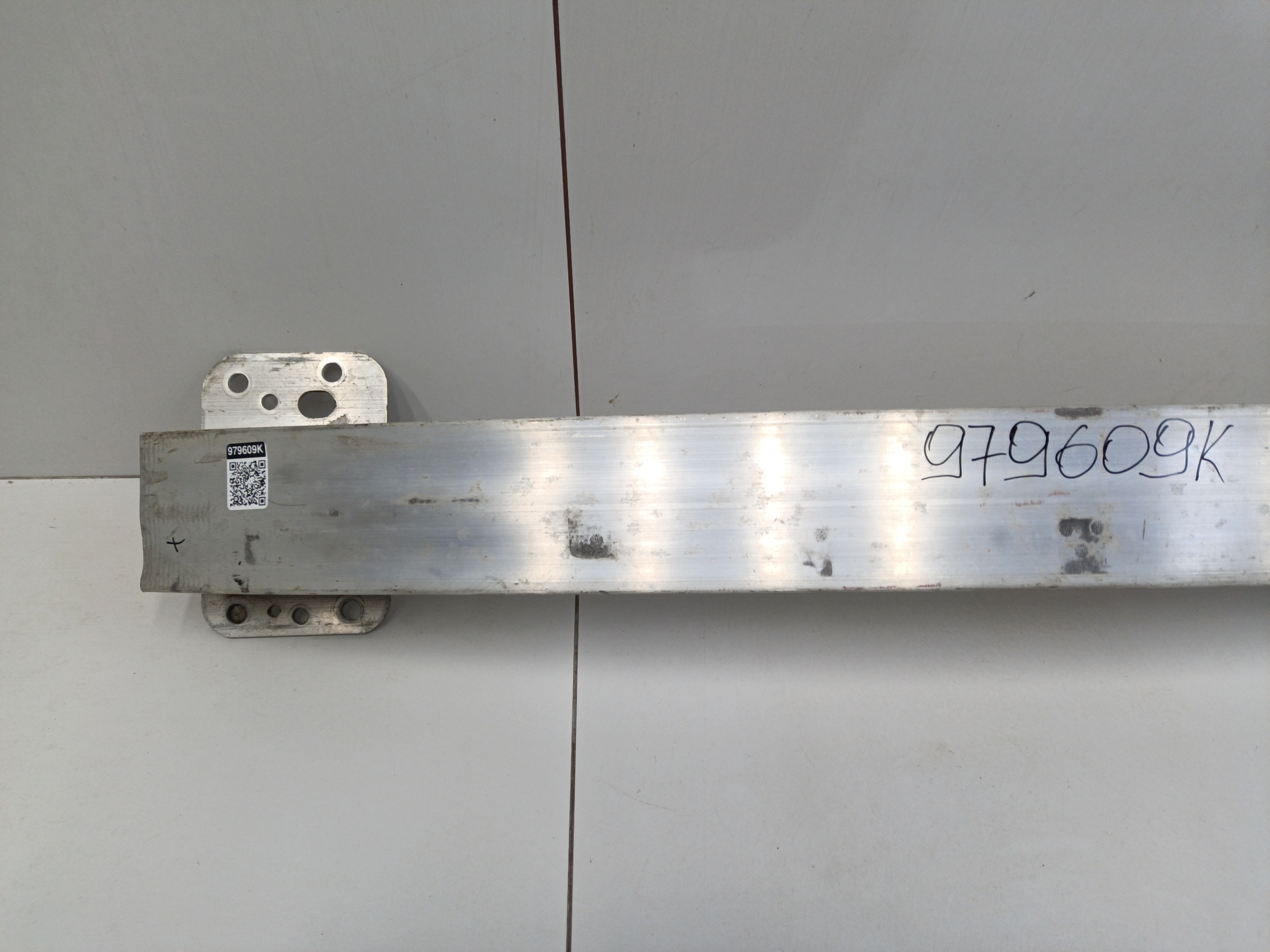 Усилитель переднего бампера Москвич 3