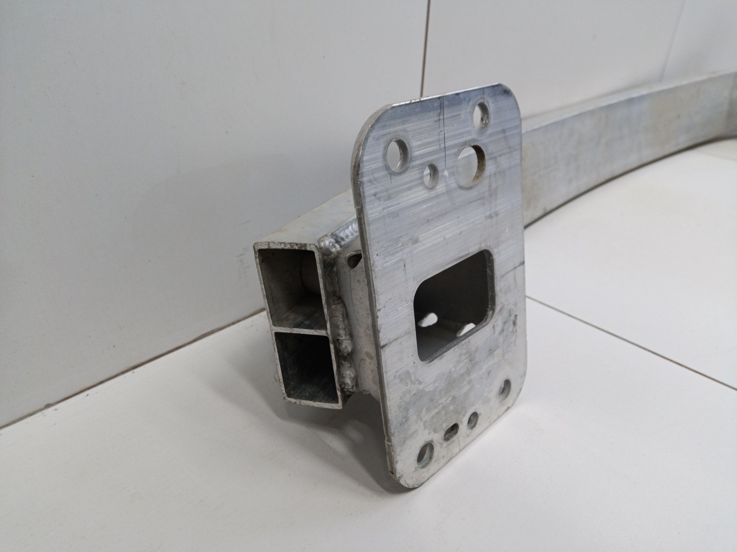 Усилитель переднего бампера Москвич 3