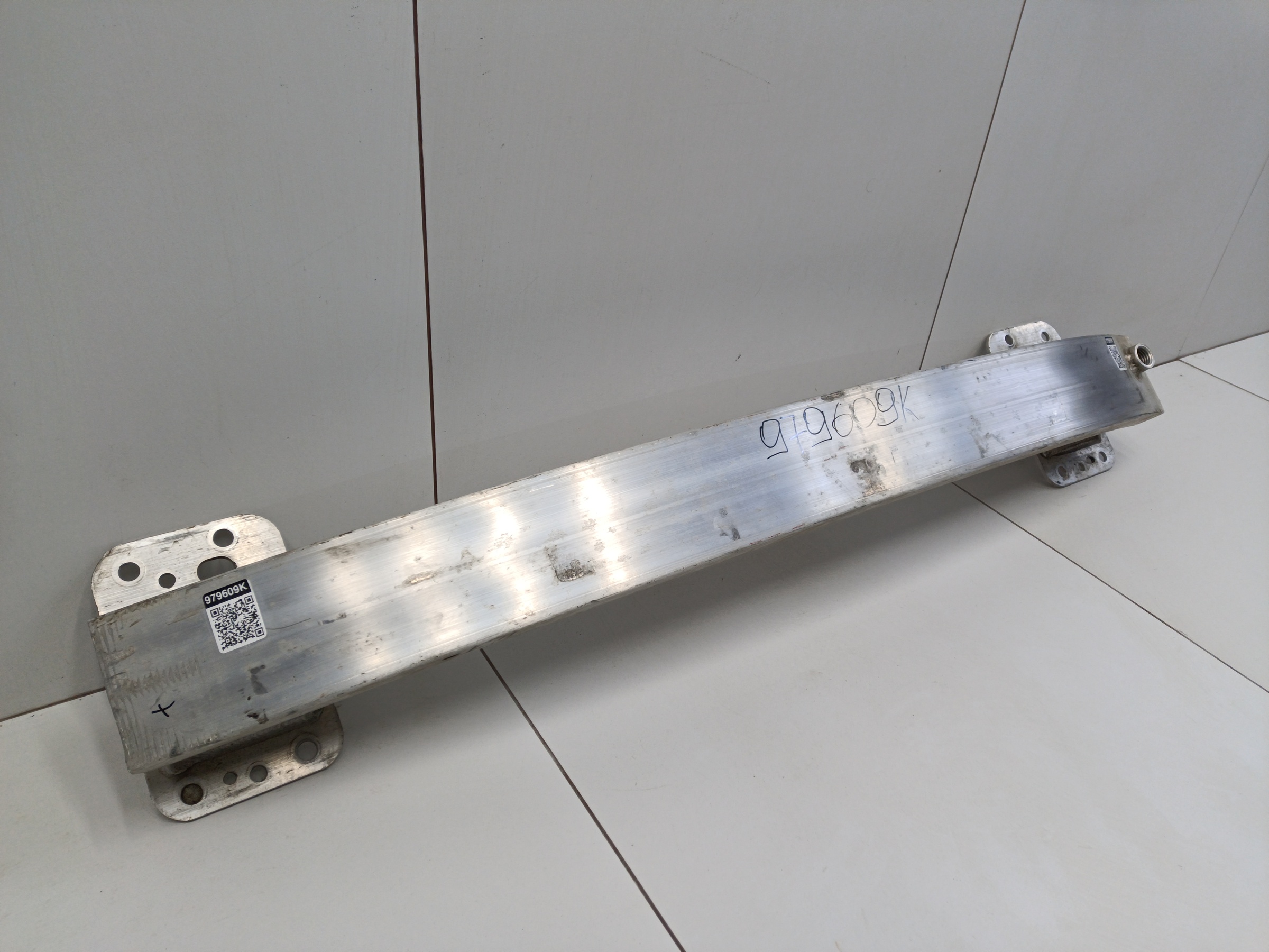 Усилитель переднего бампера Москвич 3