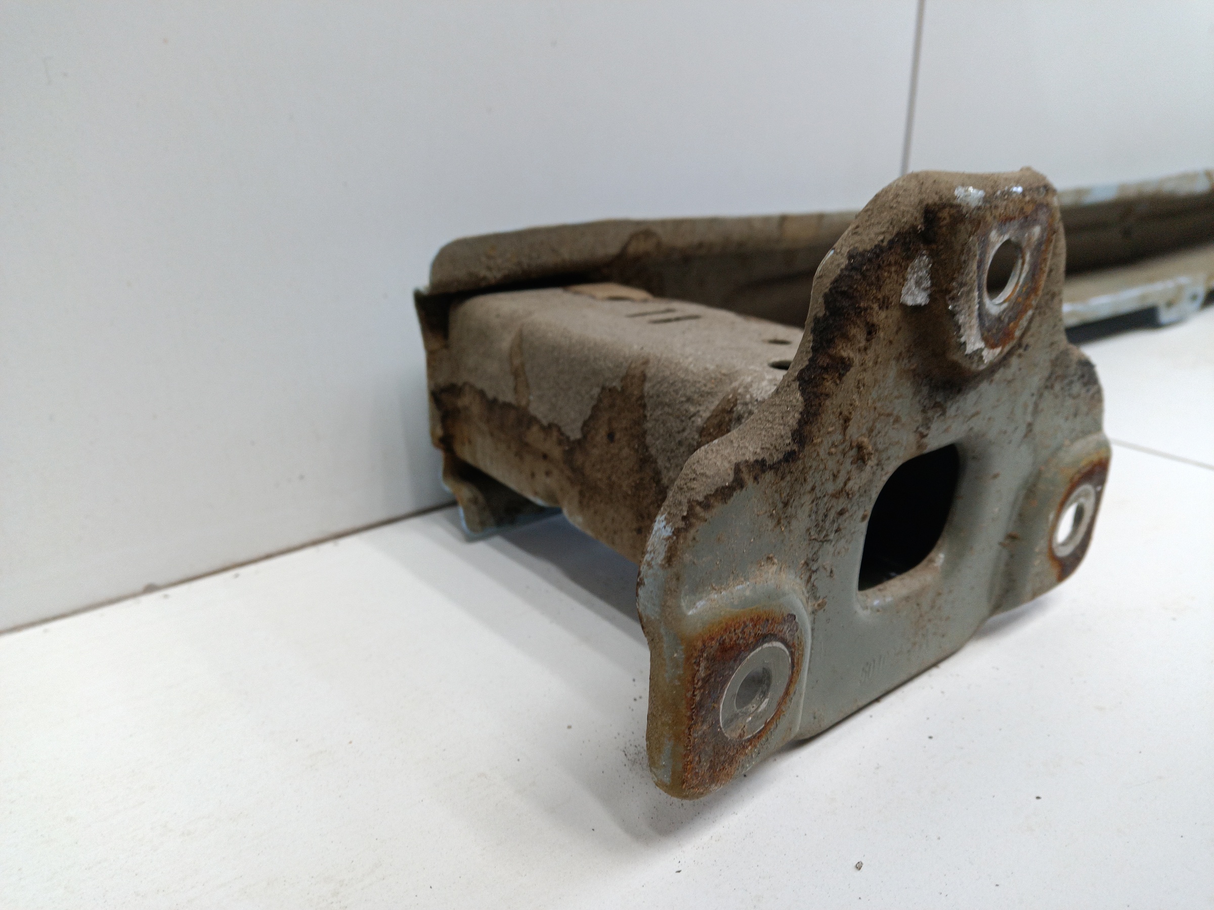 Усилитель заднего бампера Chery Tiggo 4 Restail