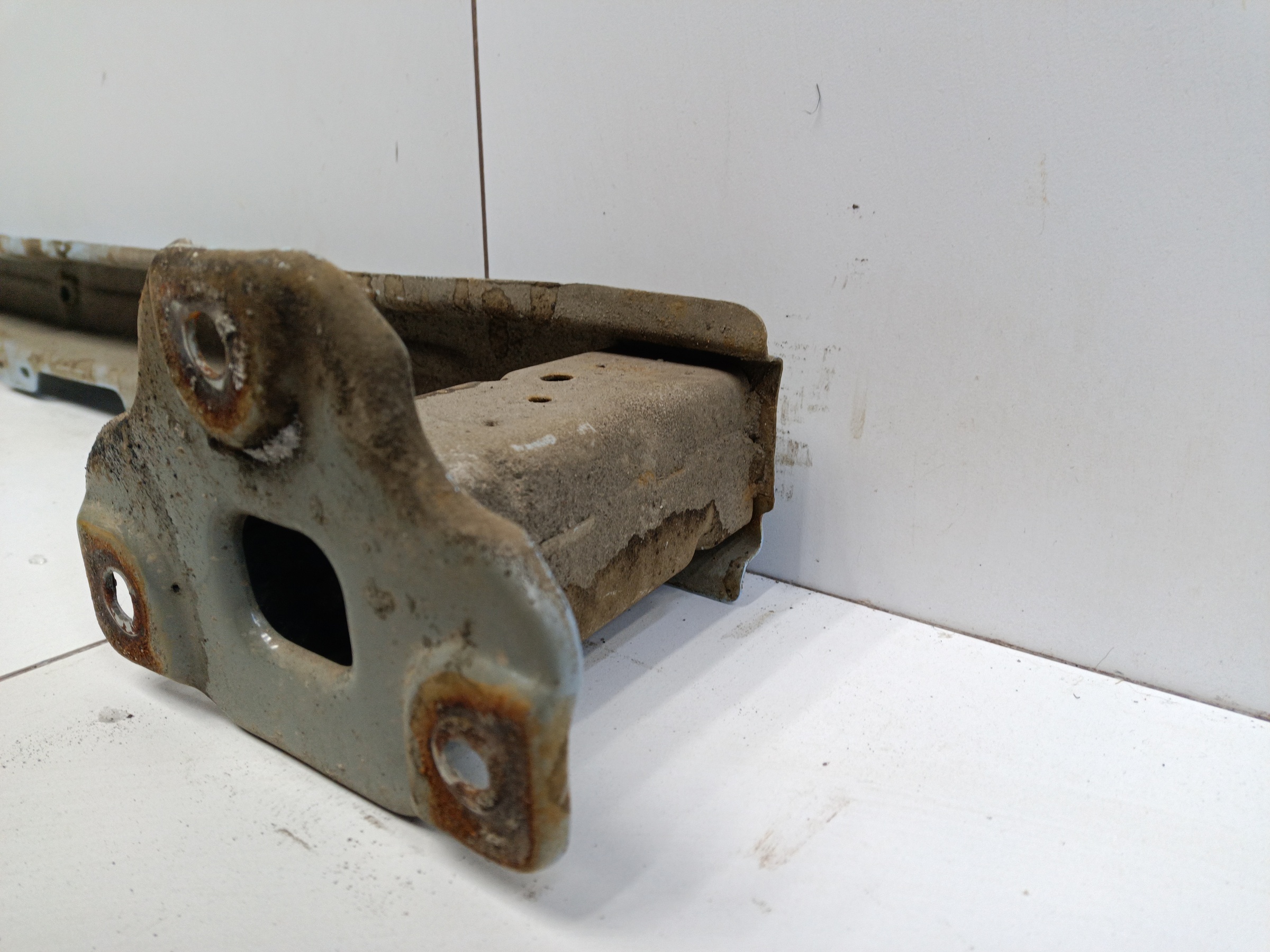 Усилитель заднего бампера Chery Tiggo 4 Restail