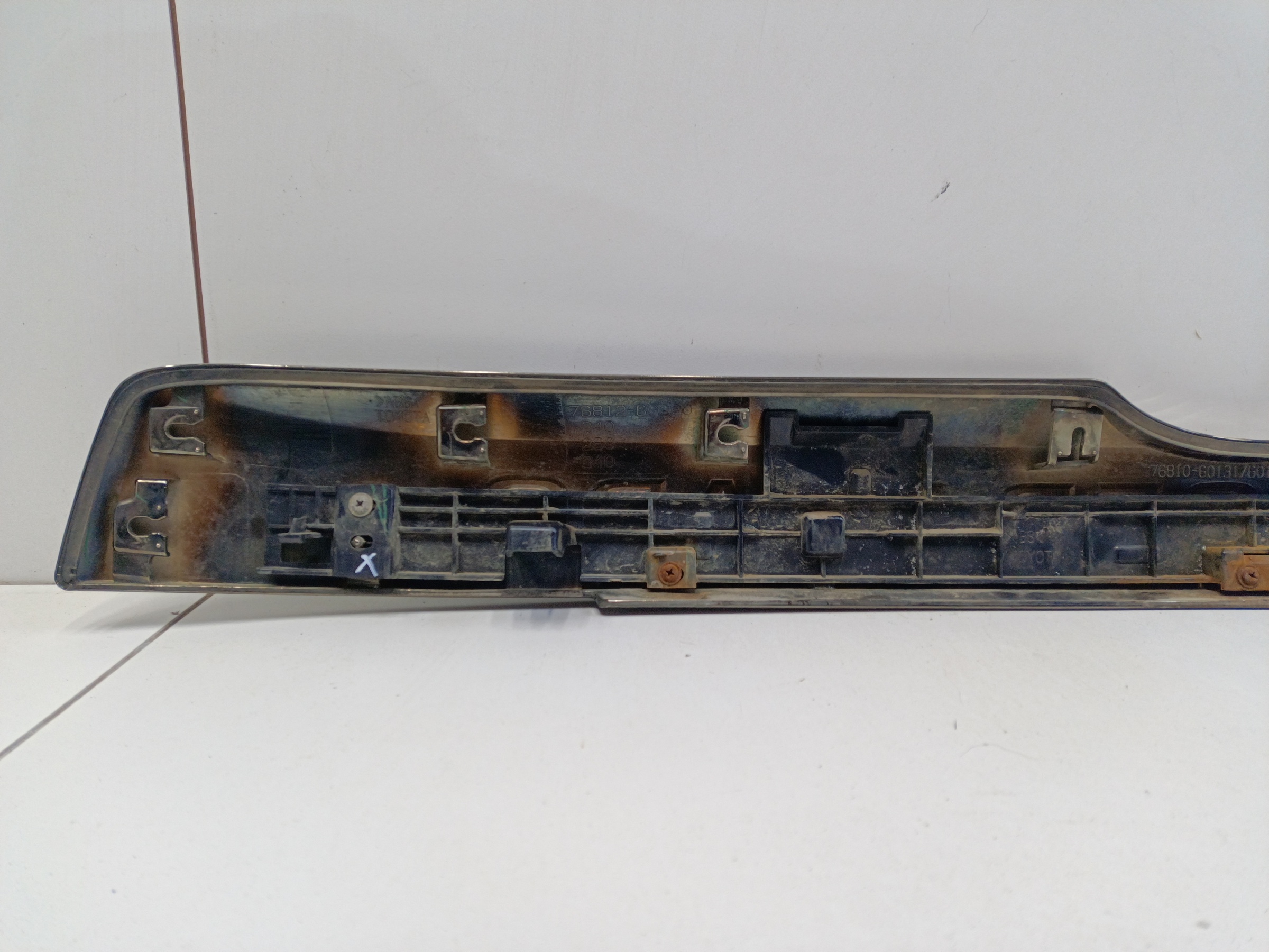 Накладка крышки багажника Toyota Land Cruiser Prado 150 Restail 2