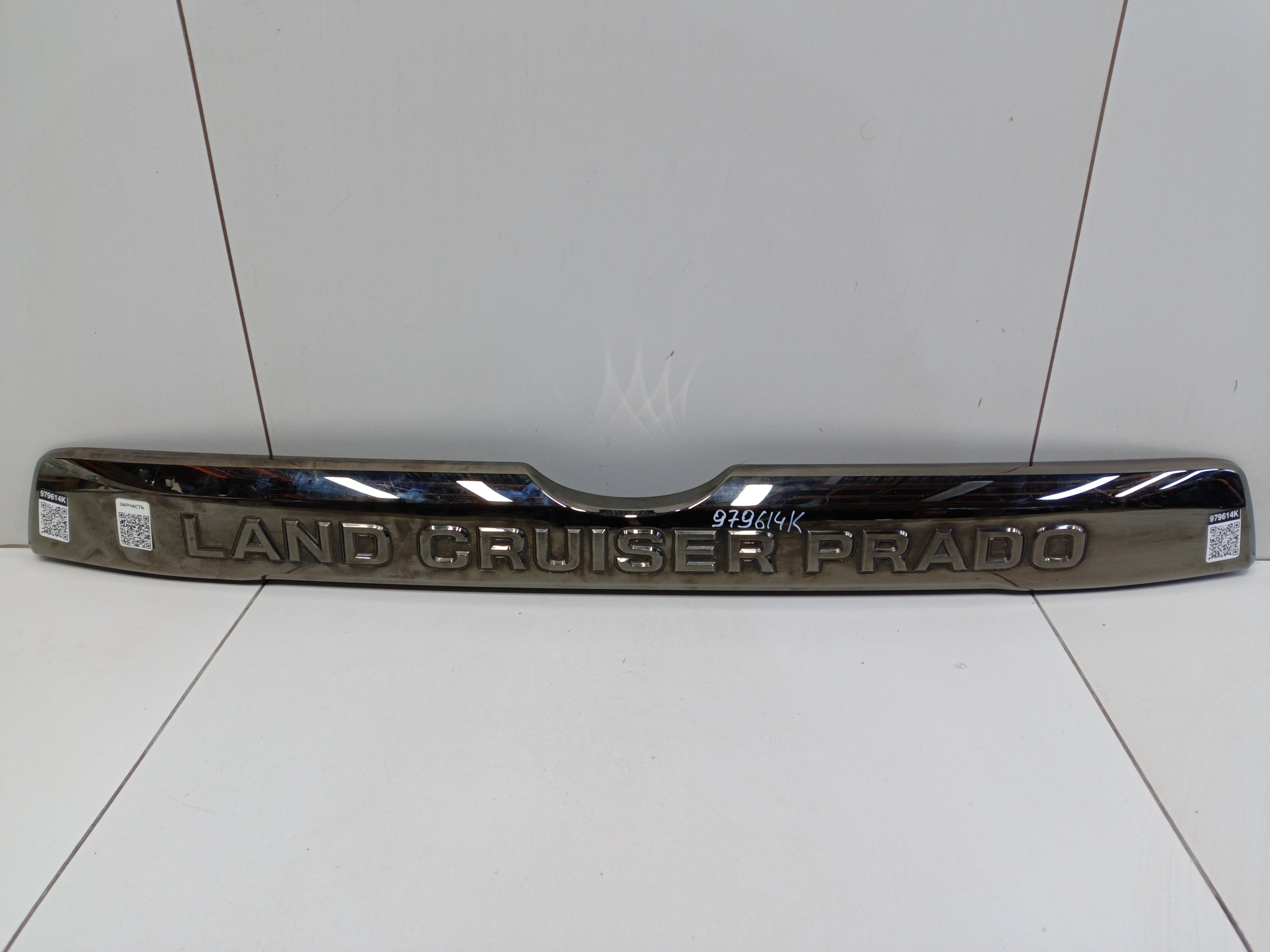 Накладка крышки багажника Toyota Land Cruiser Prado 150 Restail 2