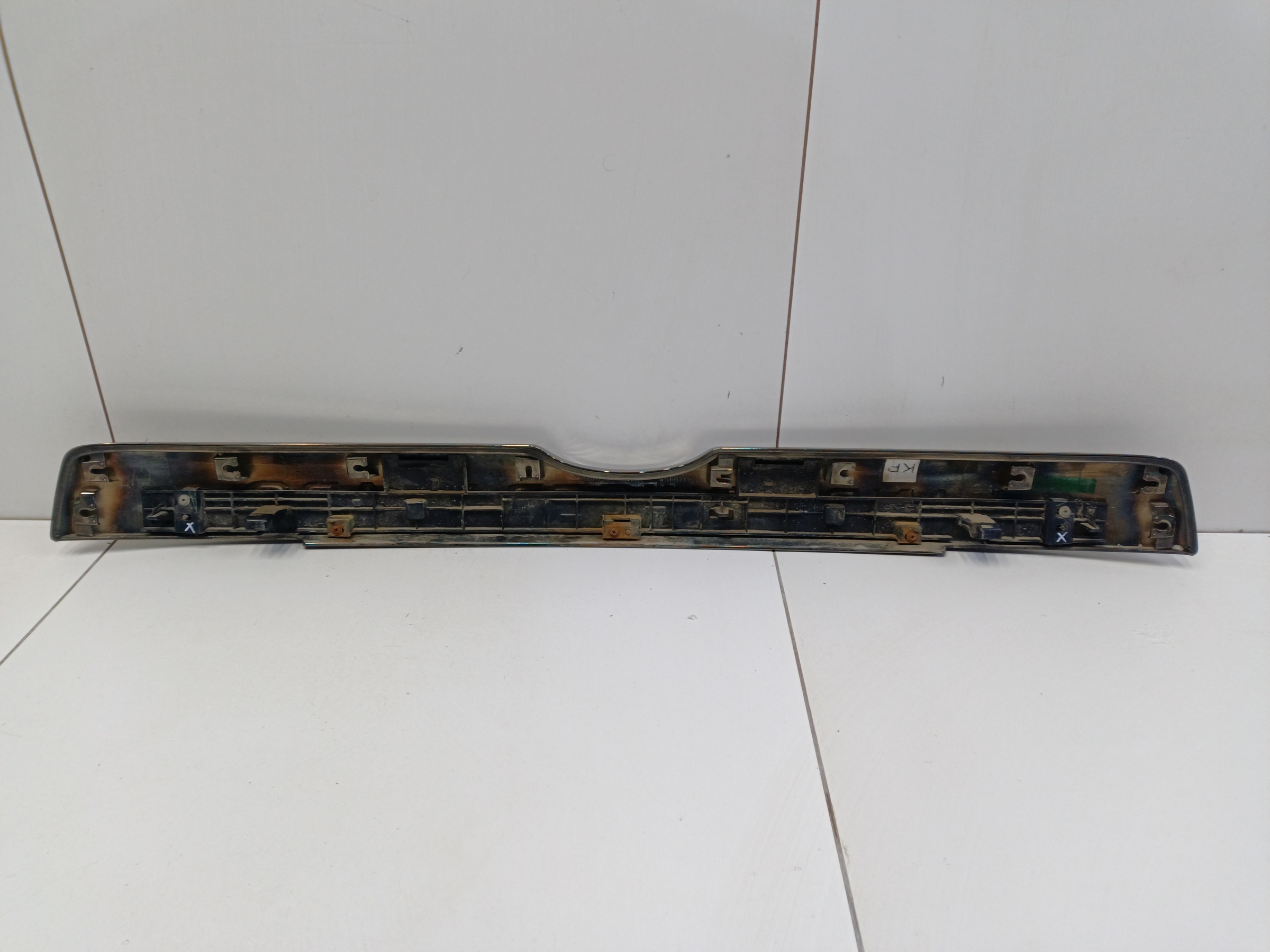 Накладка крышки багажника Toyota Land Cruiser Prado 150 Restail 2