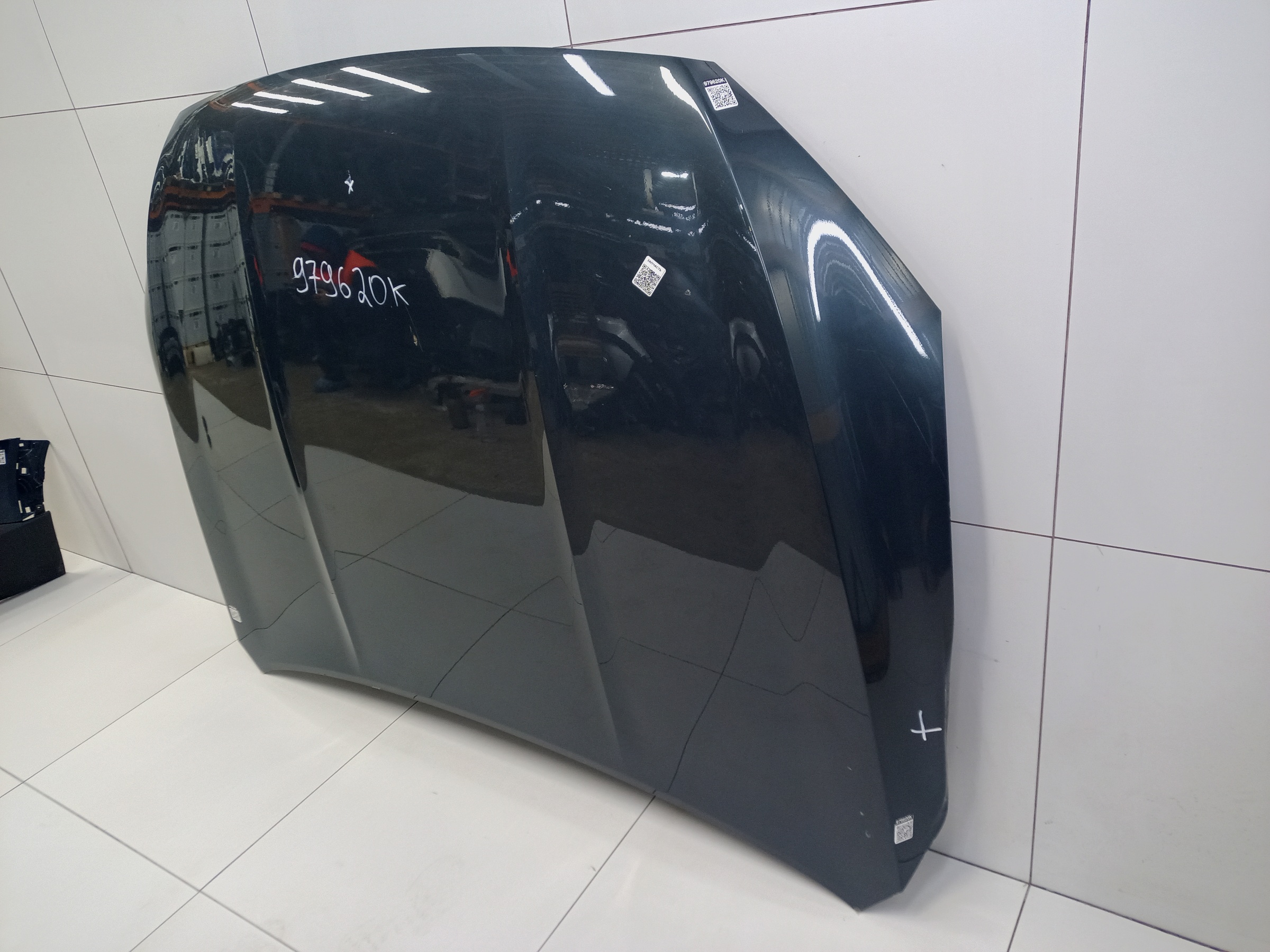 Капот Geely Monjaro