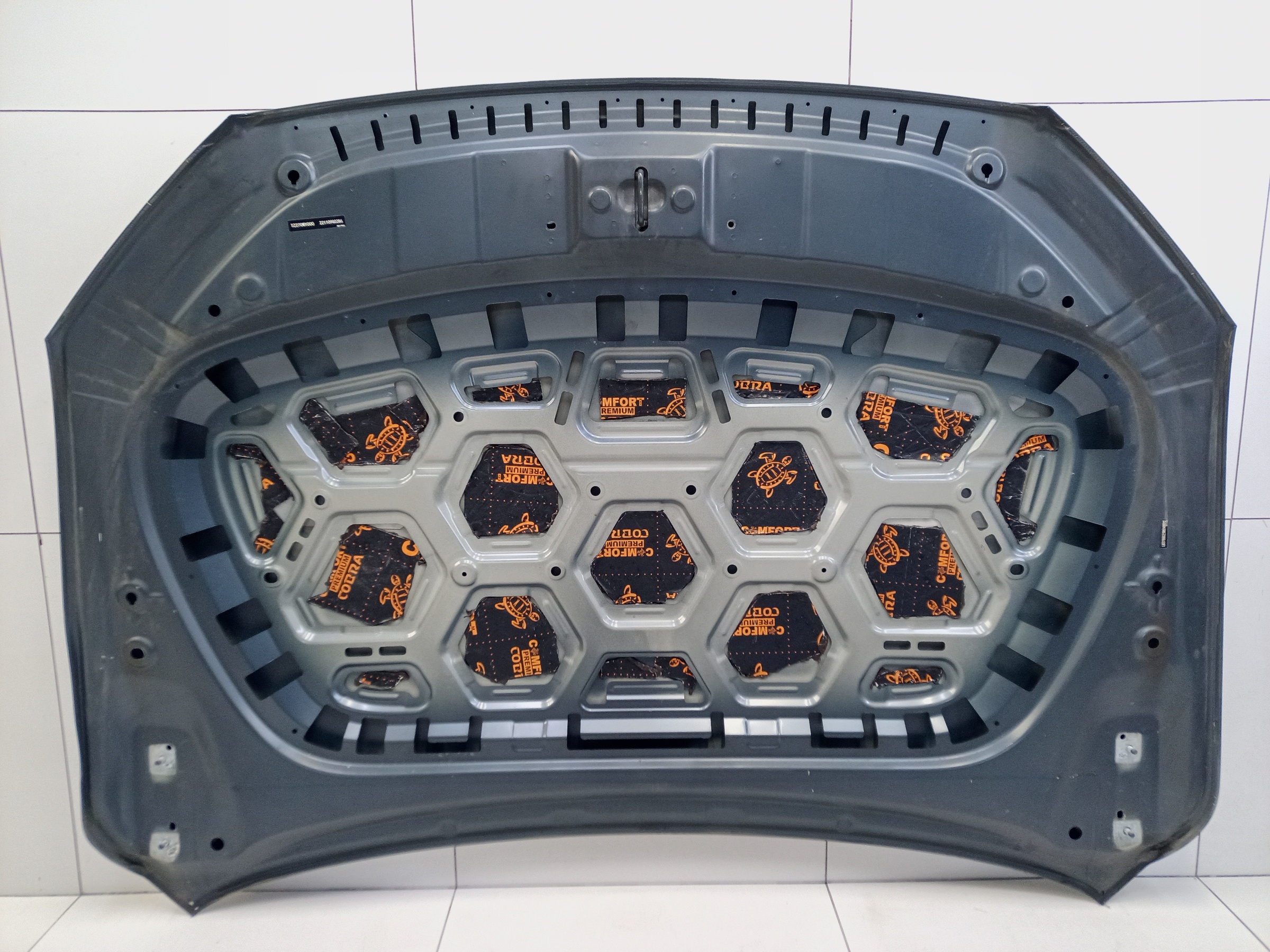 Капот Geely Monjaro