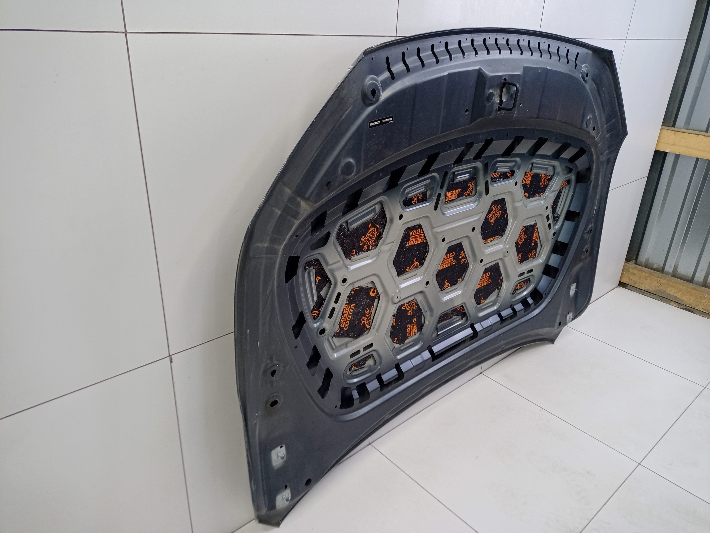 Капот Geely Monjaro