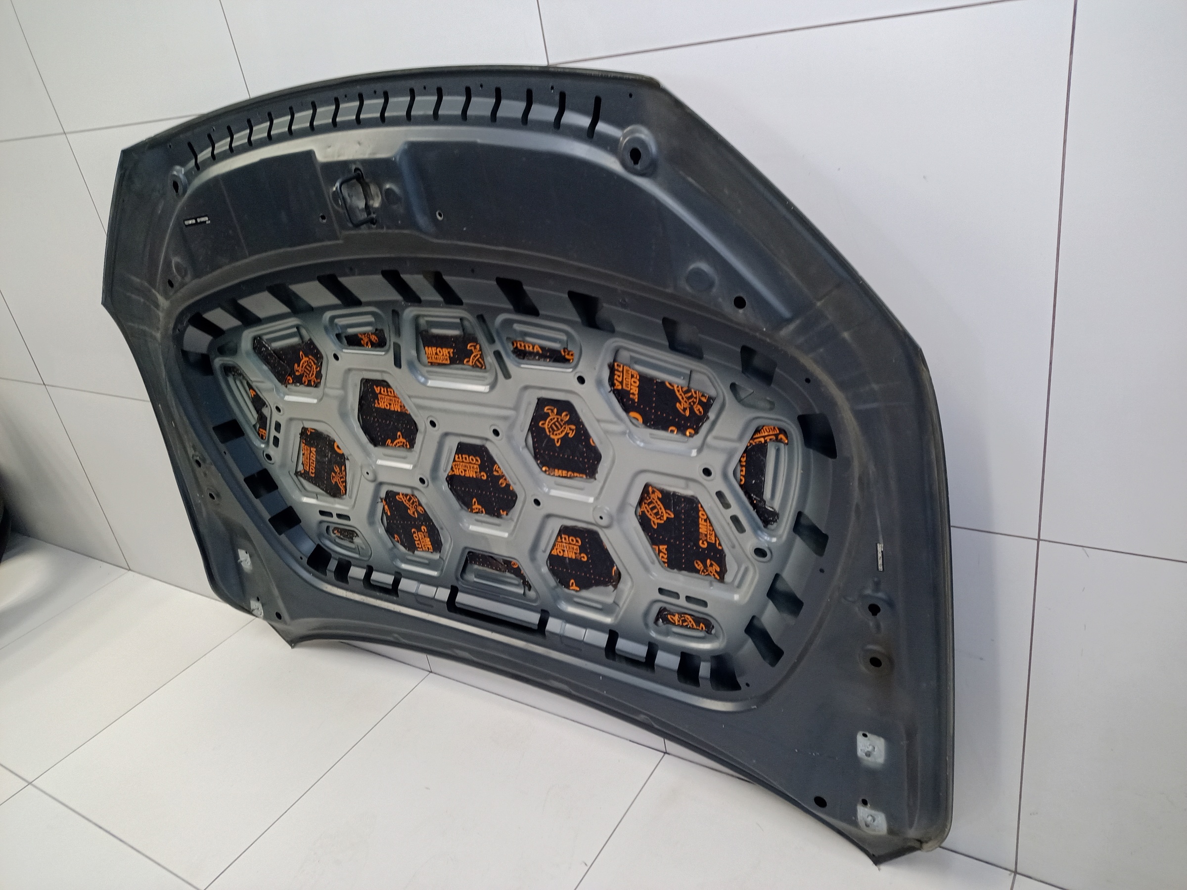 Капот Geely Monjaro