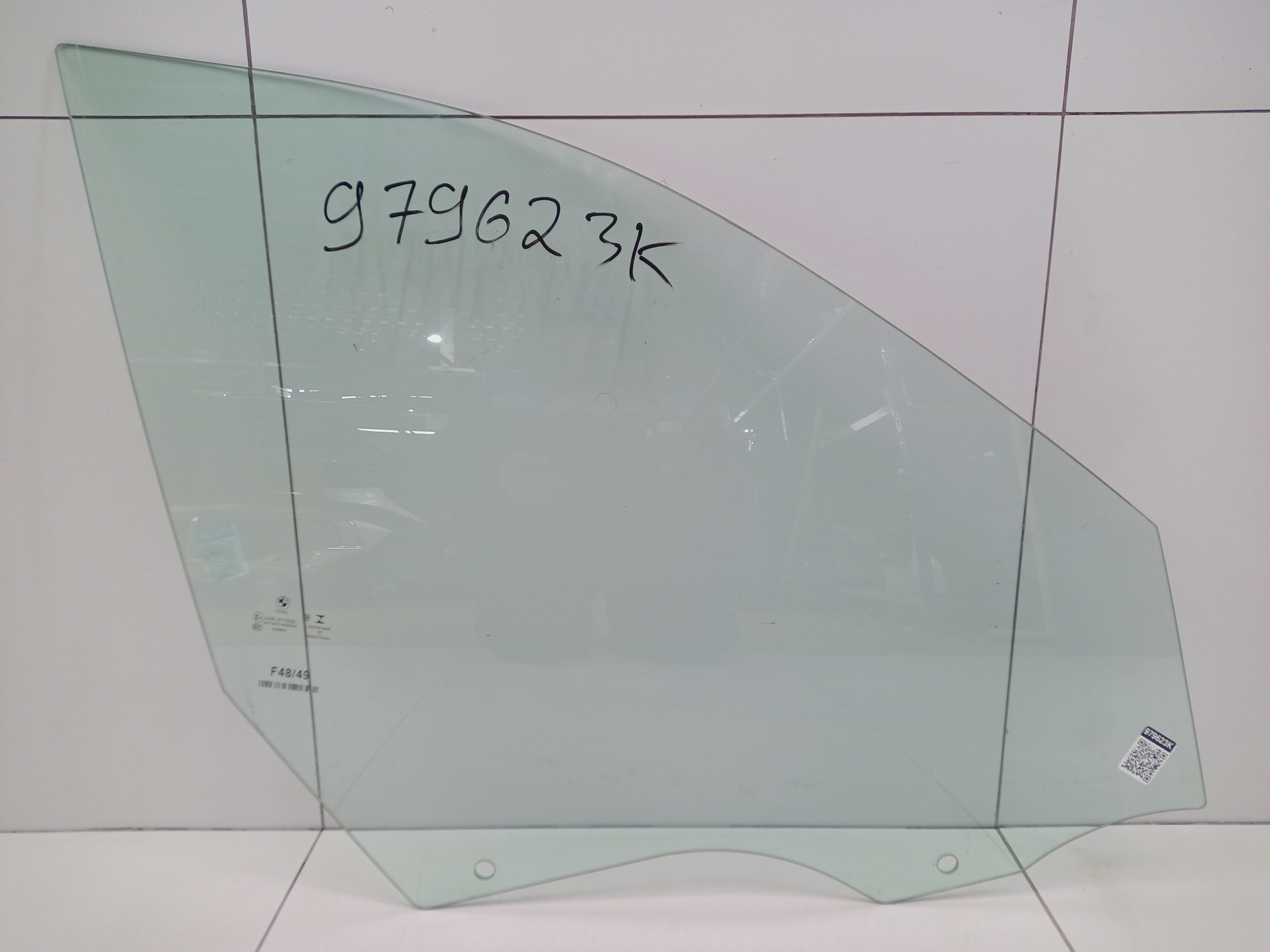 Стекло двери передней правой BMW X1 F48