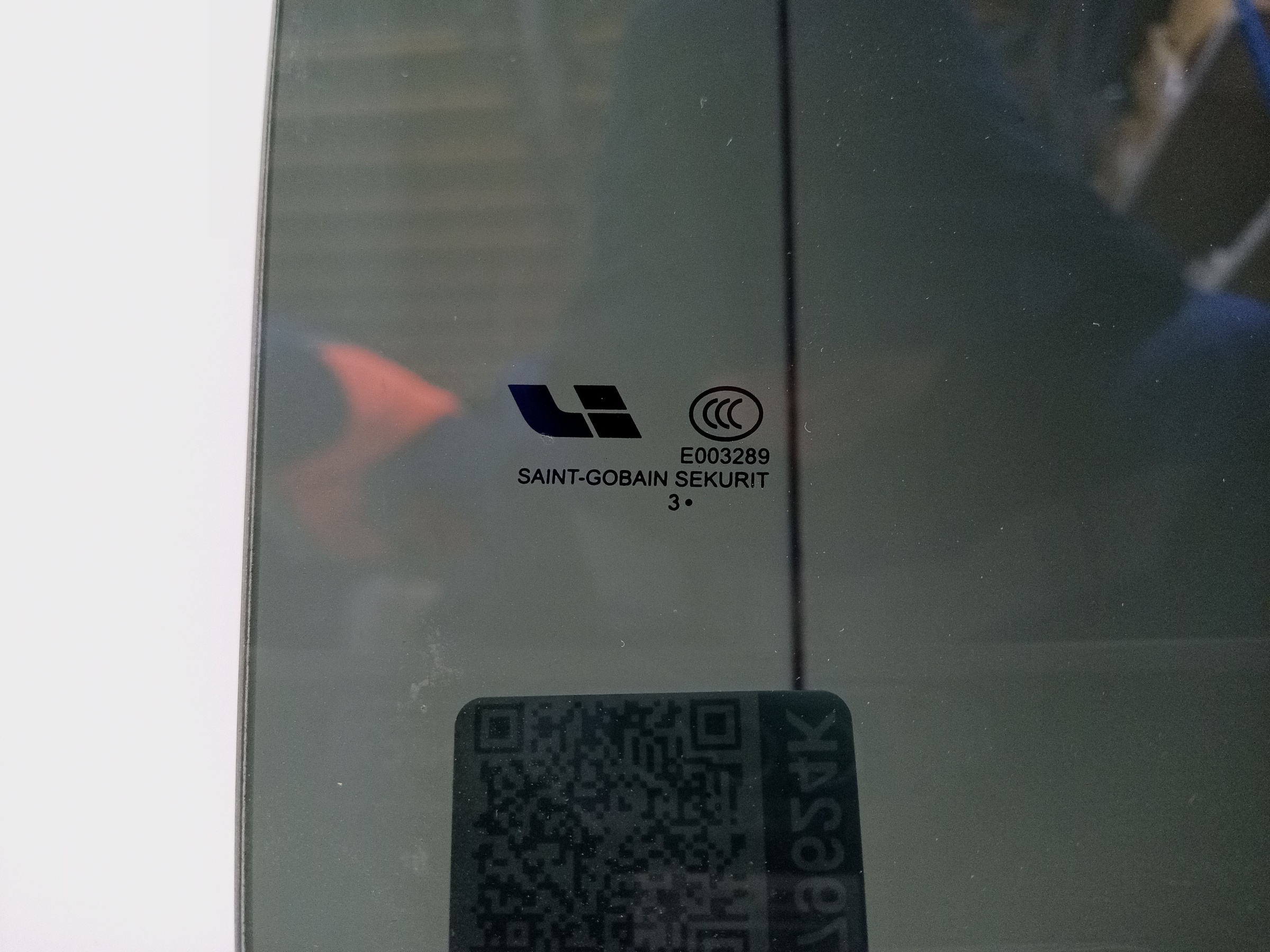 Стекло двери задней левой Lixiang L7