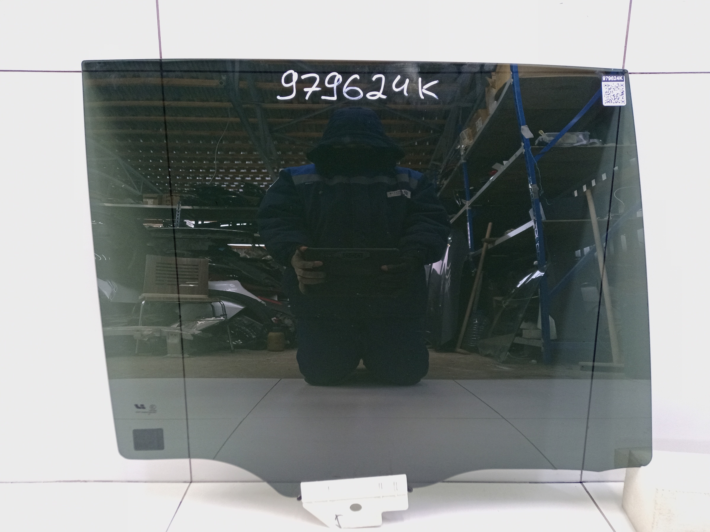 Стекло двери задней левой Lixiang L7