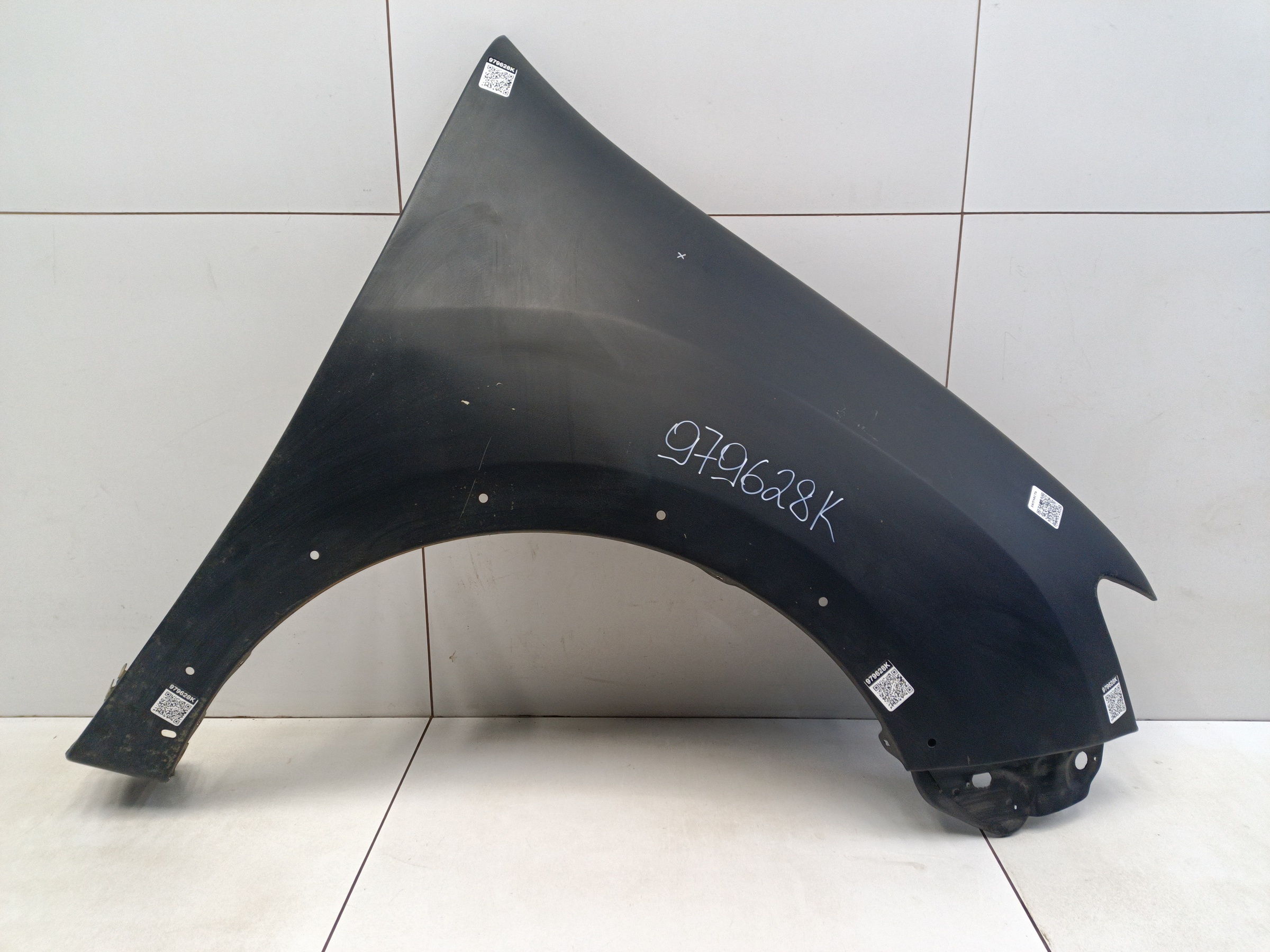 Крыло переднее правое Renault Sandero 2 Stepway без повторителя " Eagle Body "