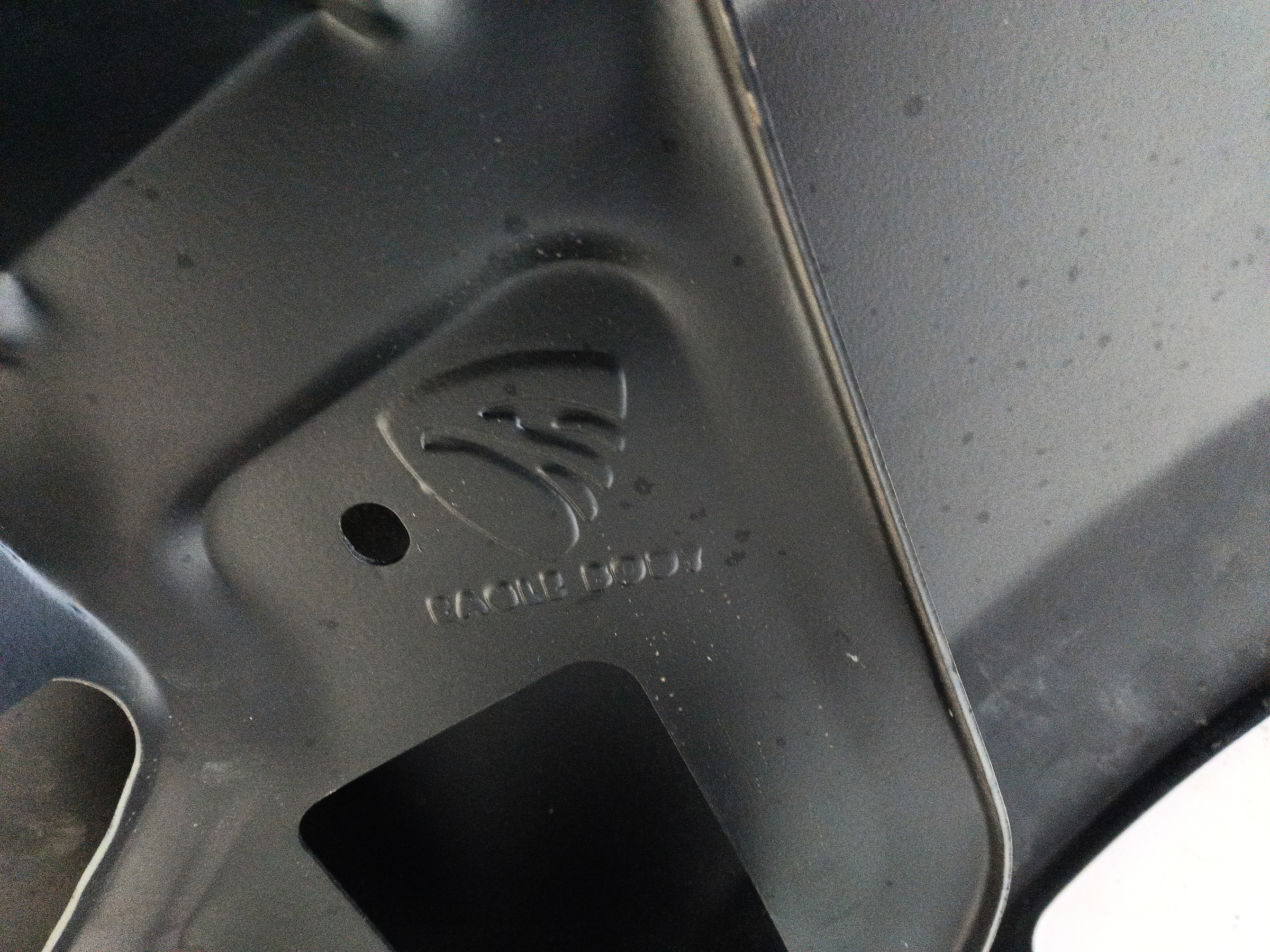 Крыло переднее правое Renault Sandero 2 Stepway без повторителя " Eagle Body "