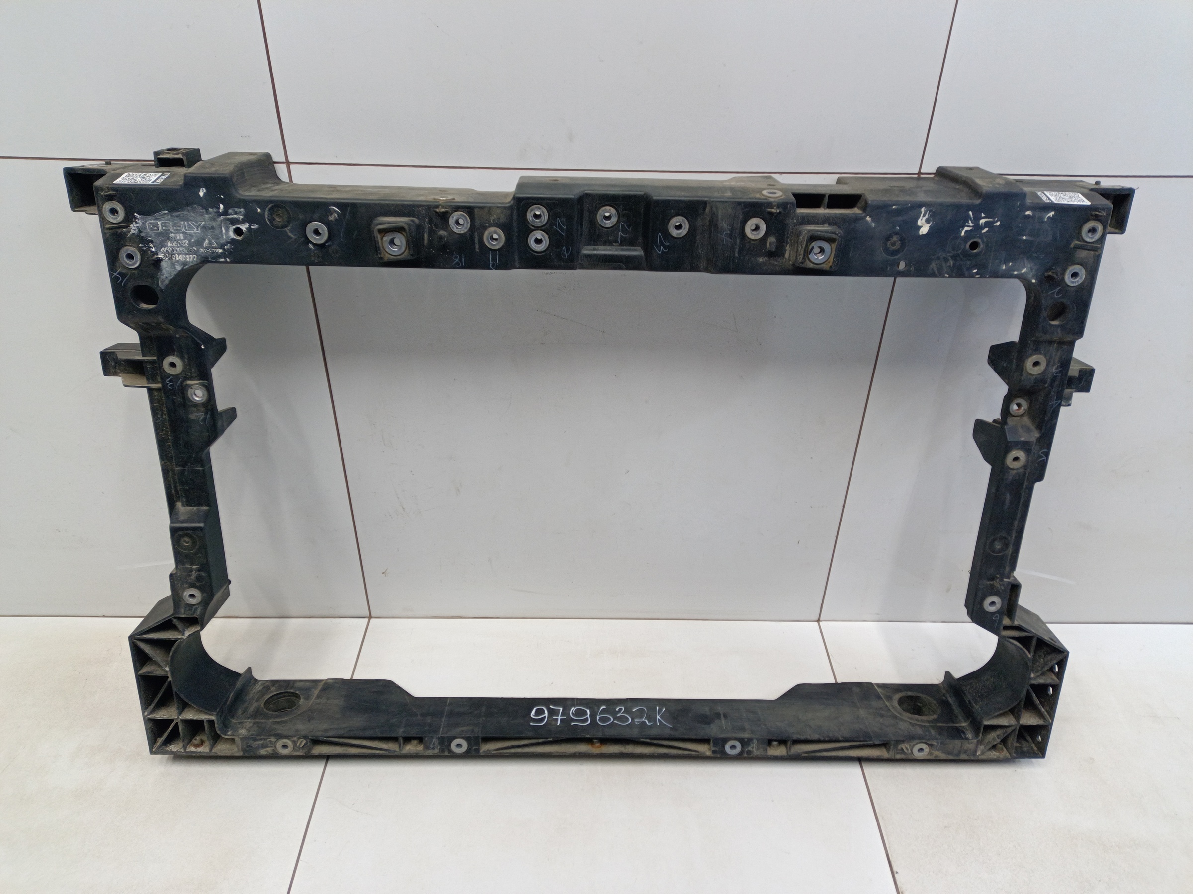 Панель передняя Geely Coolray