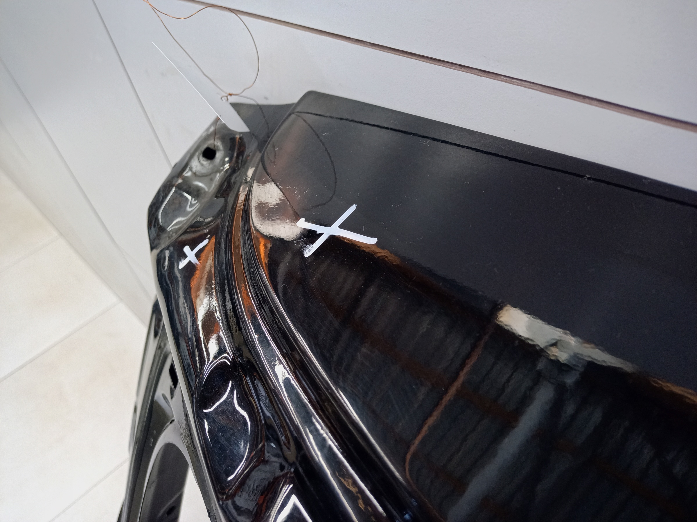 Крышка багажника Kia Carnival 3