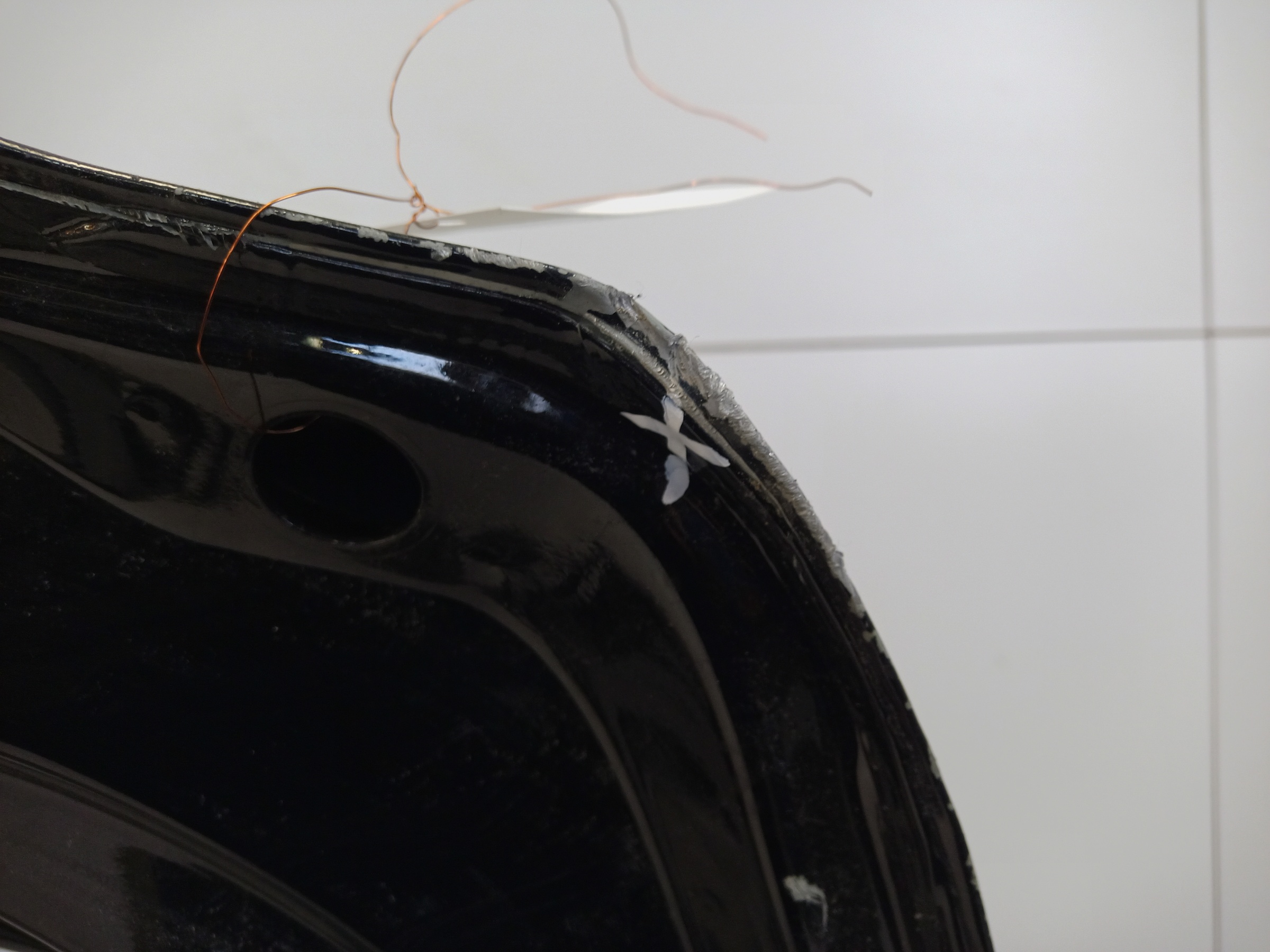 Крышка багажника Kia Carnival 3