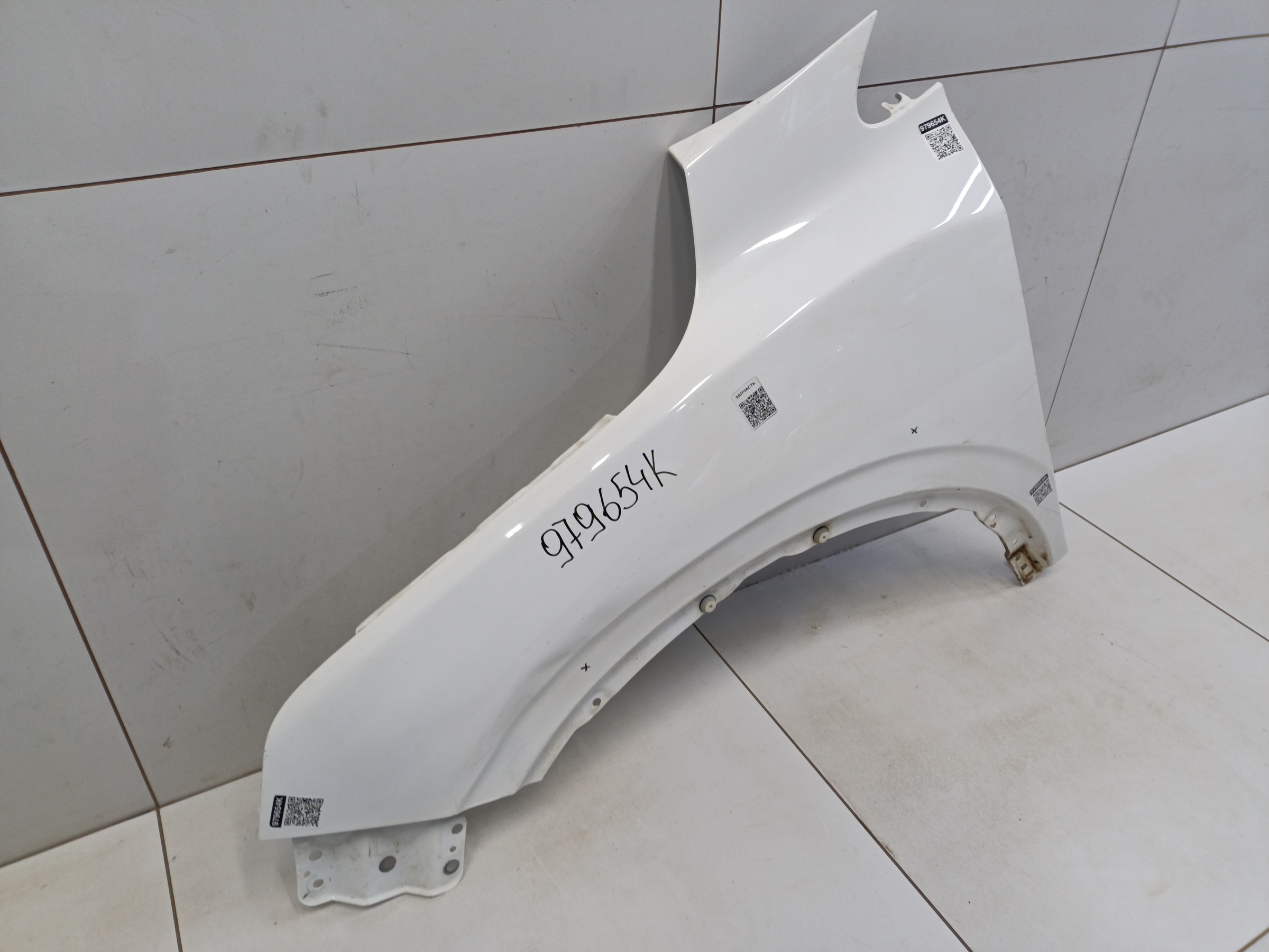 Крыло переднее левое Geely Coolray