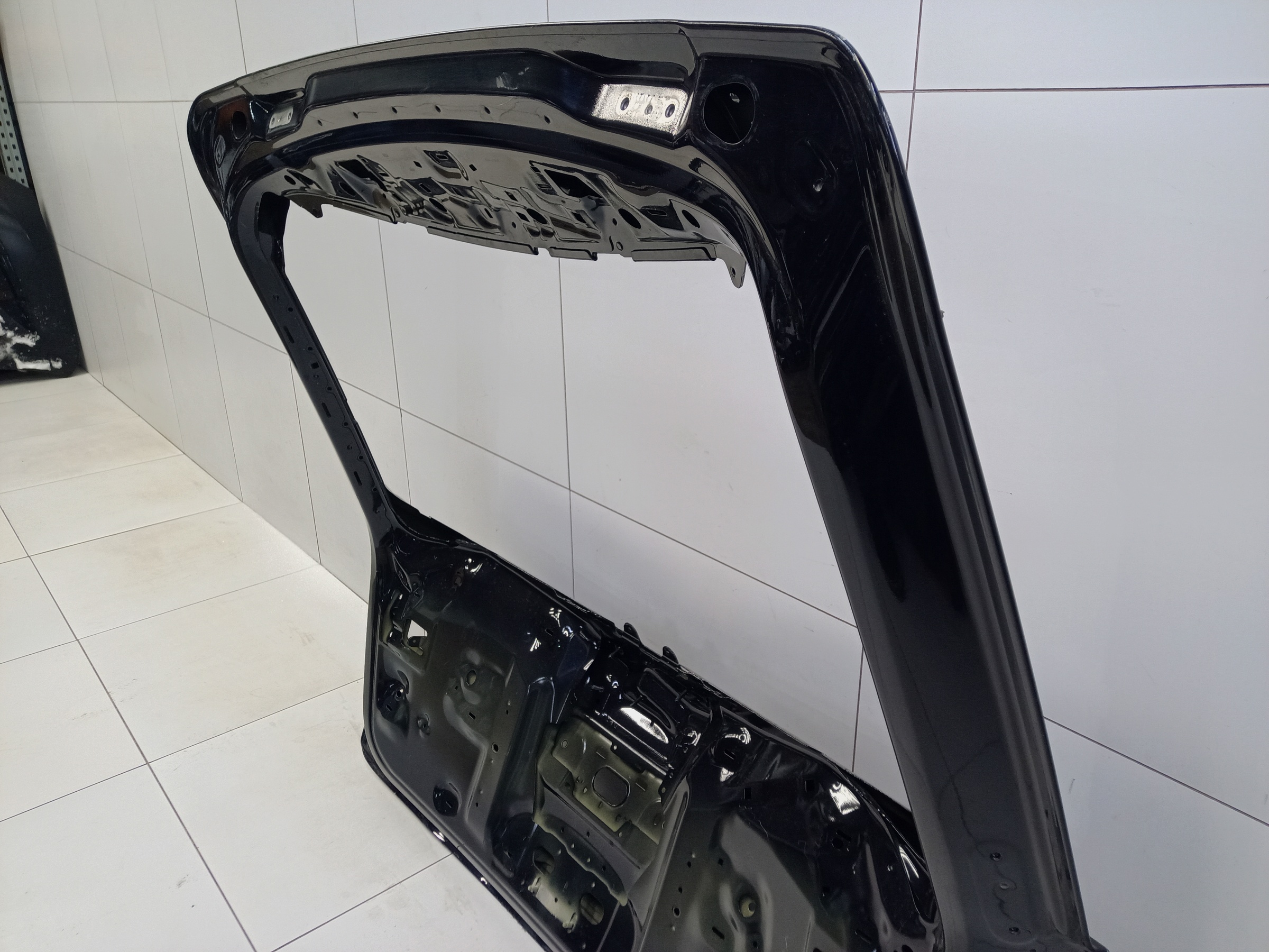 Крышка багажника Audi Q8