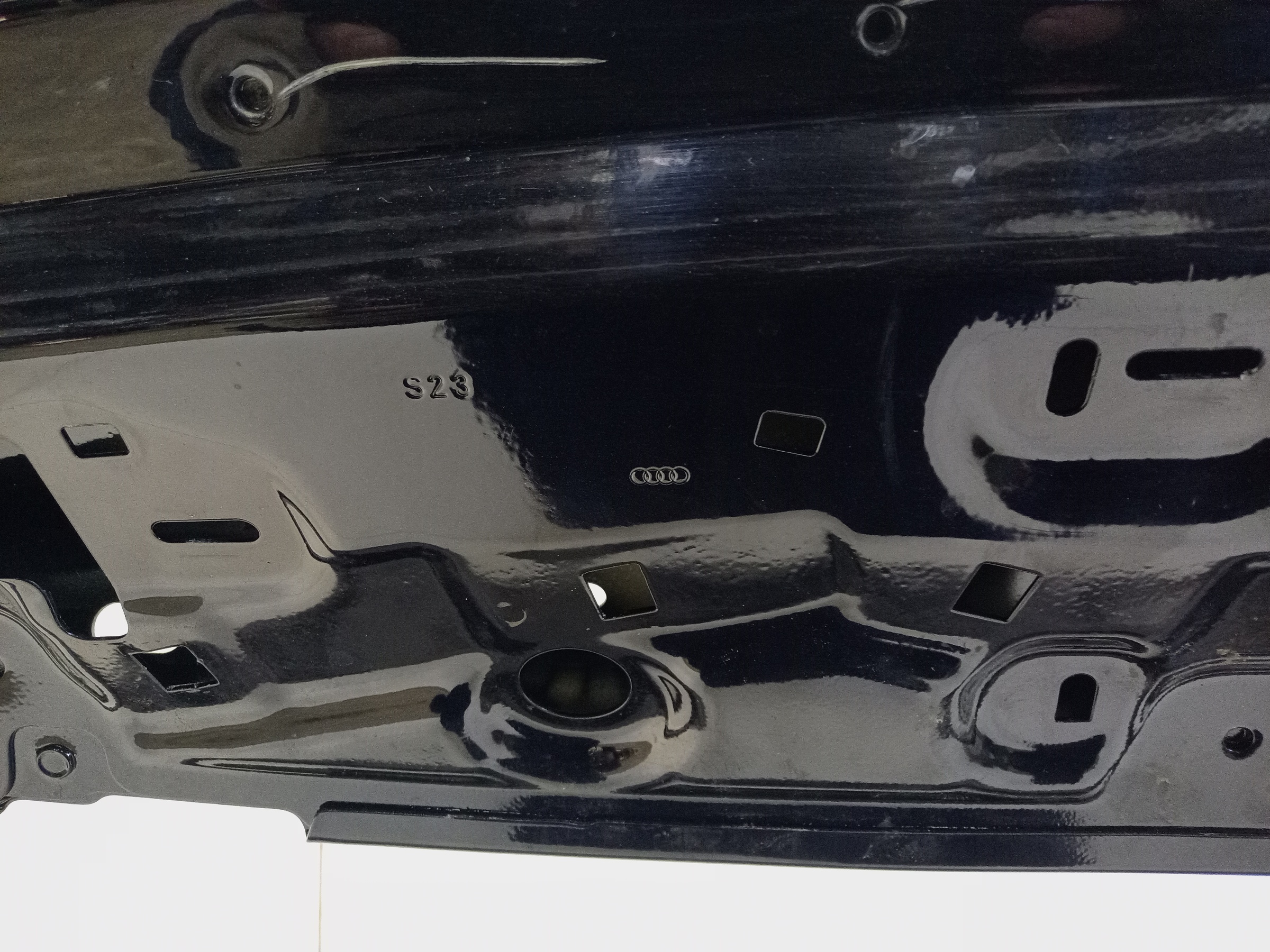 Крышка багажника Audi Q8