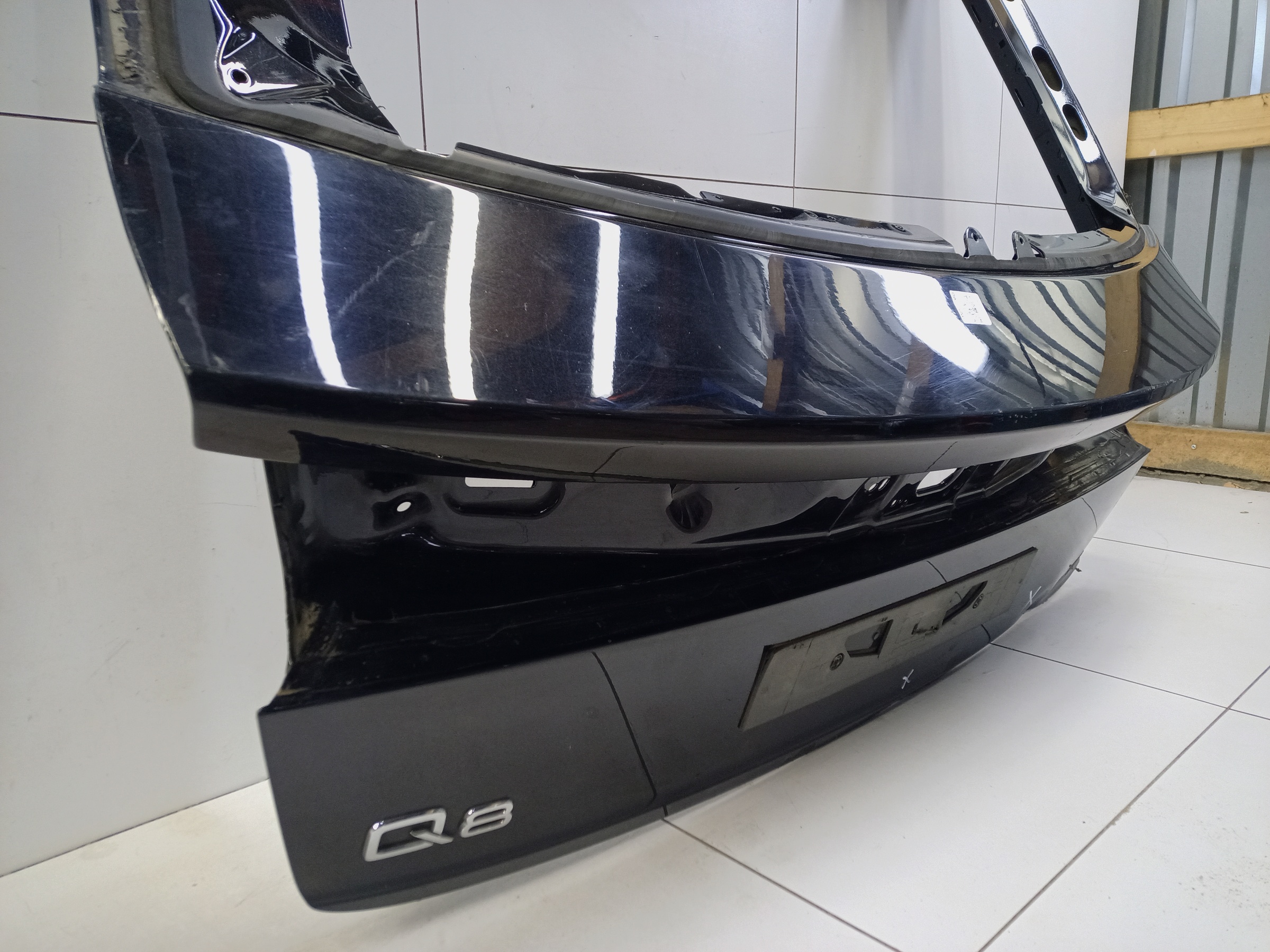 Крышка багажника Audi Q8