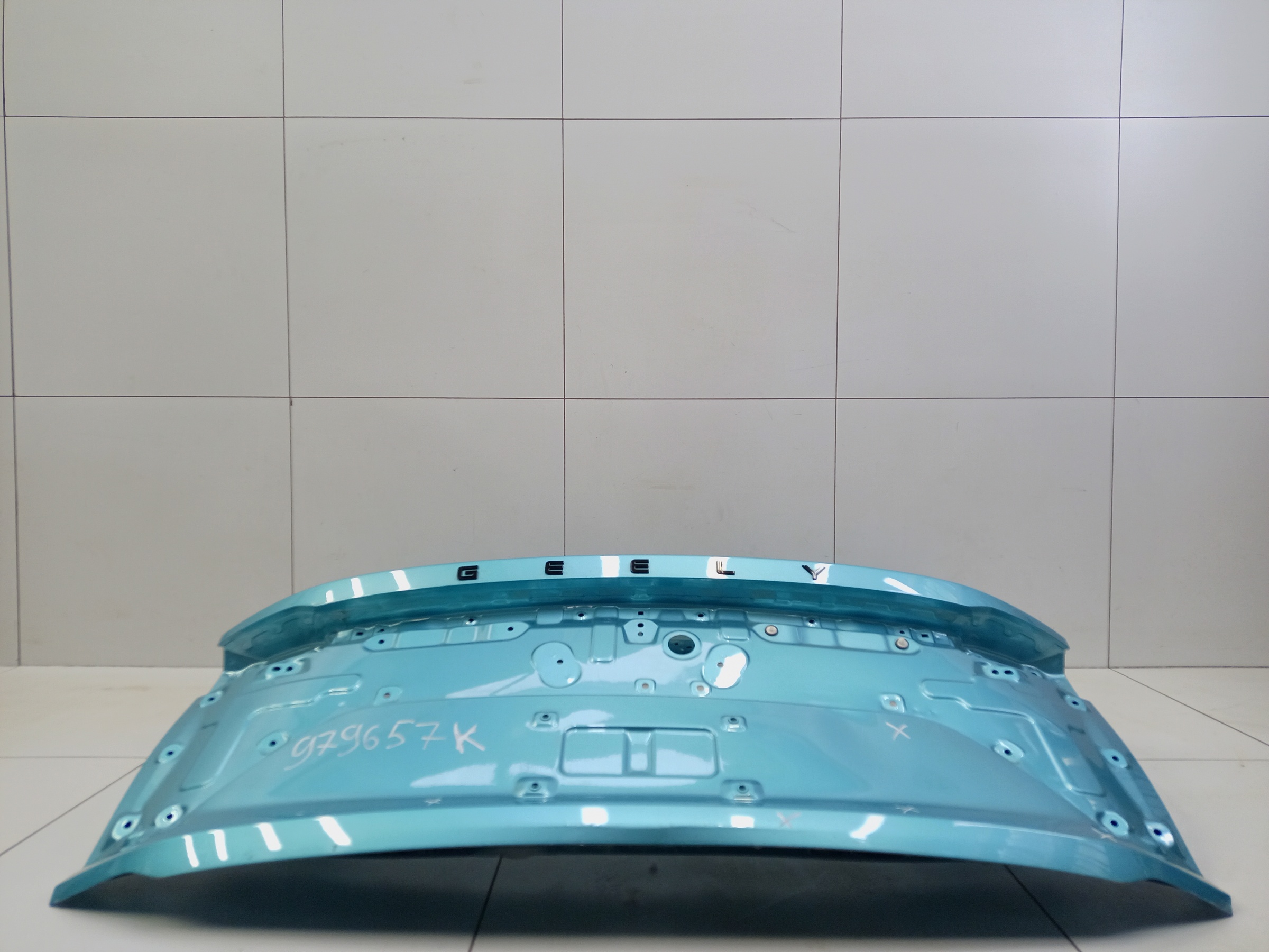 Крышка багажника Geely Coolray Restail