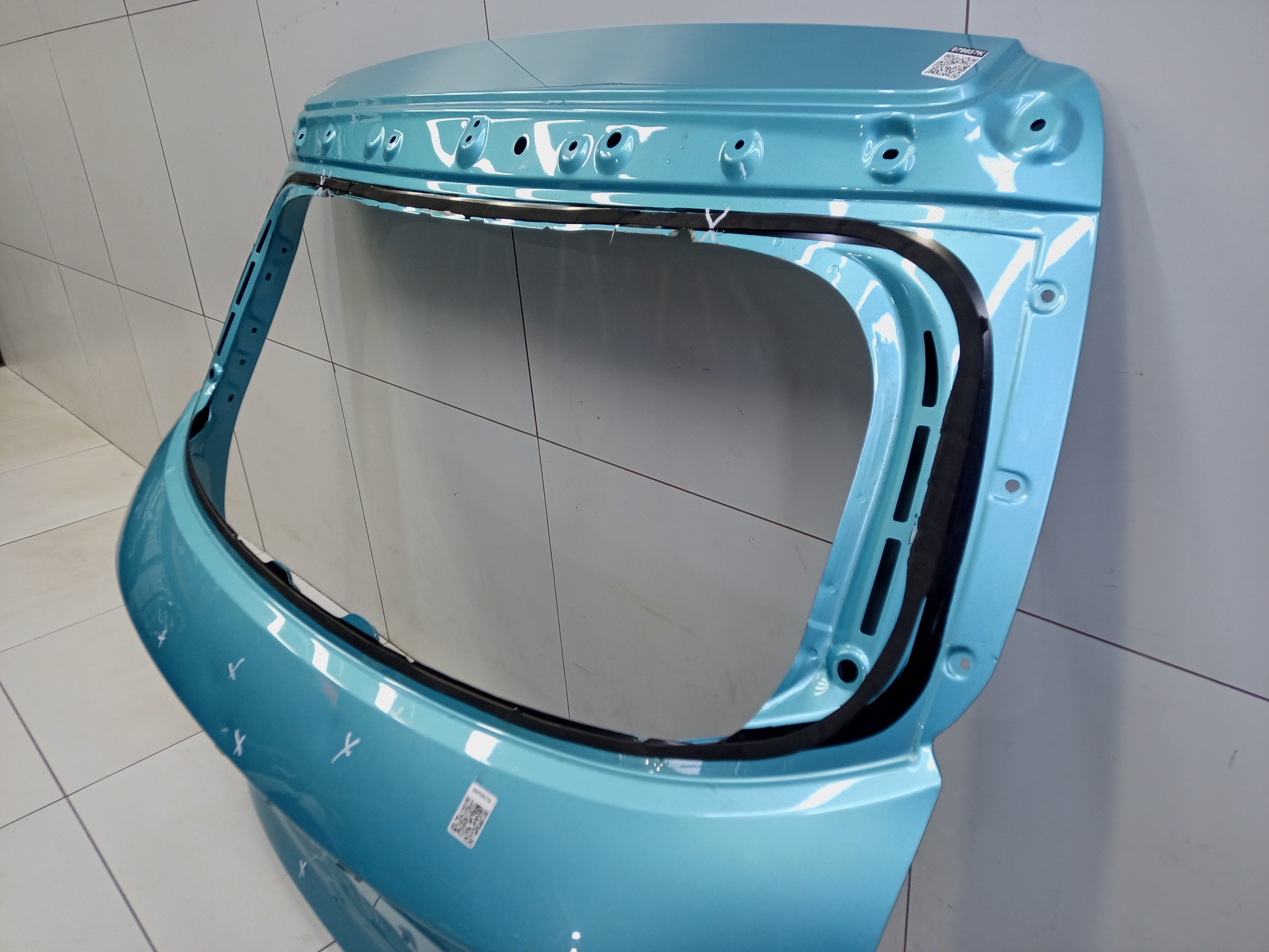 Крышка багажника Geely Coolray Restail