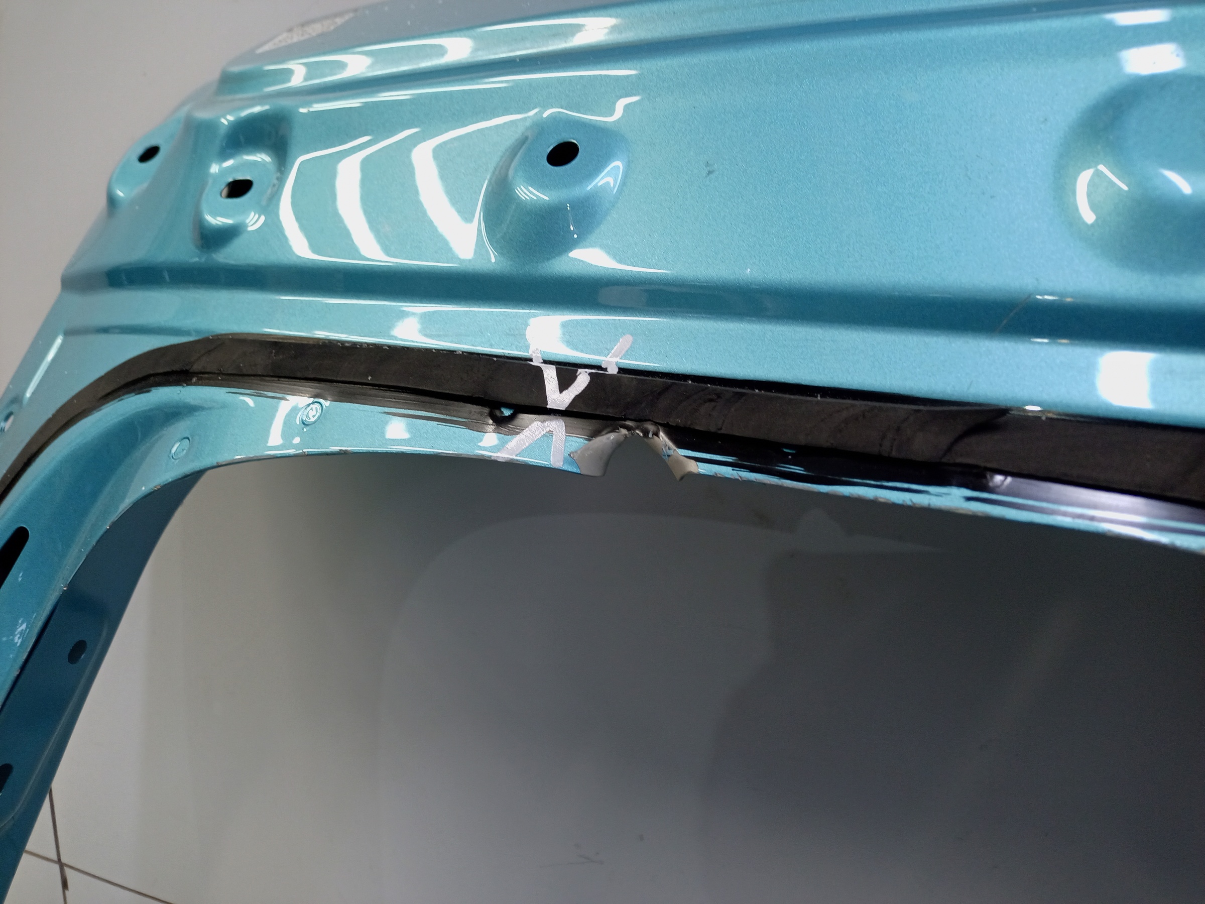 Крышка багажника Geely Coolray Restail