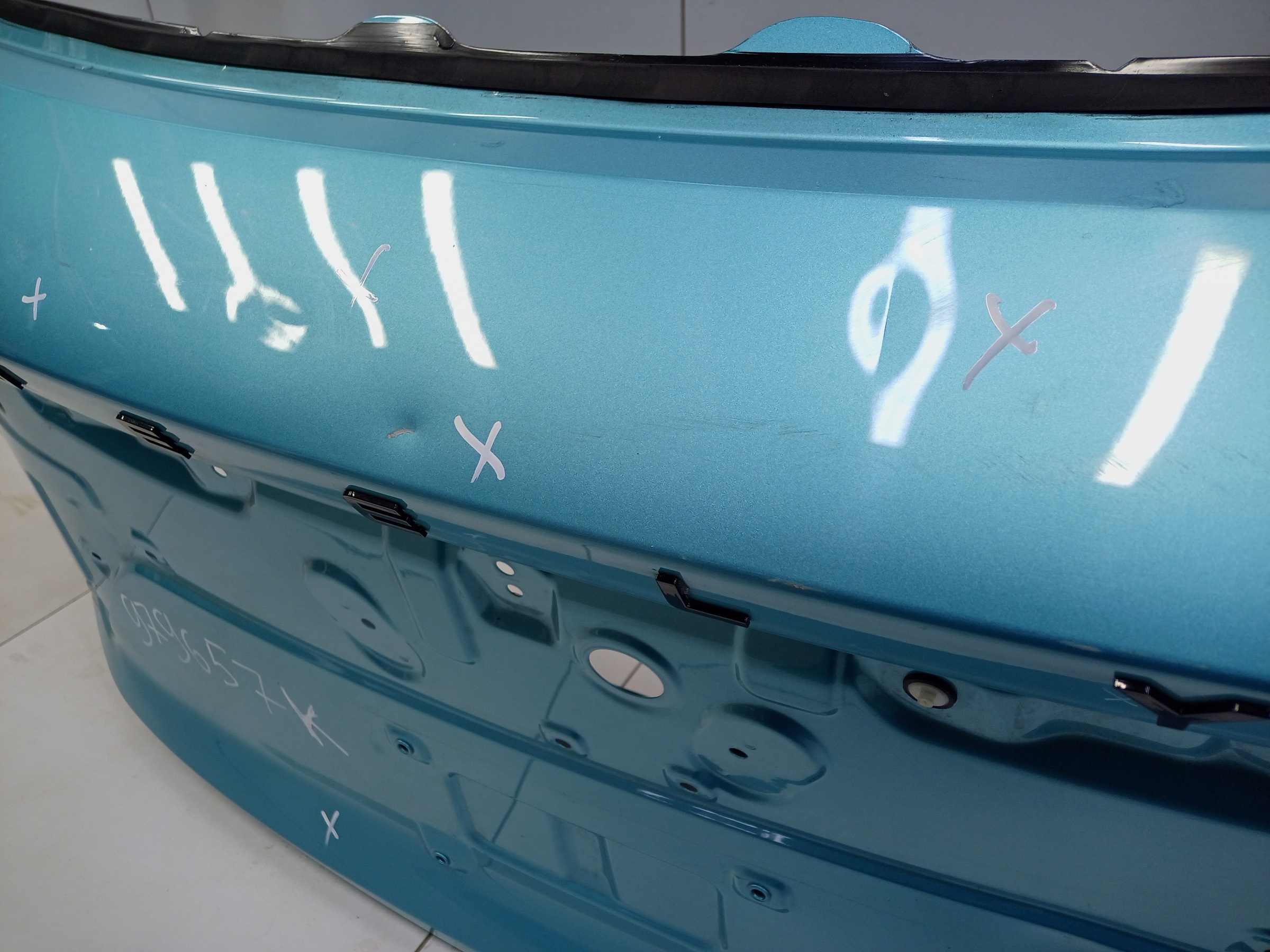 Крышка багажника Geely Coolray Restail