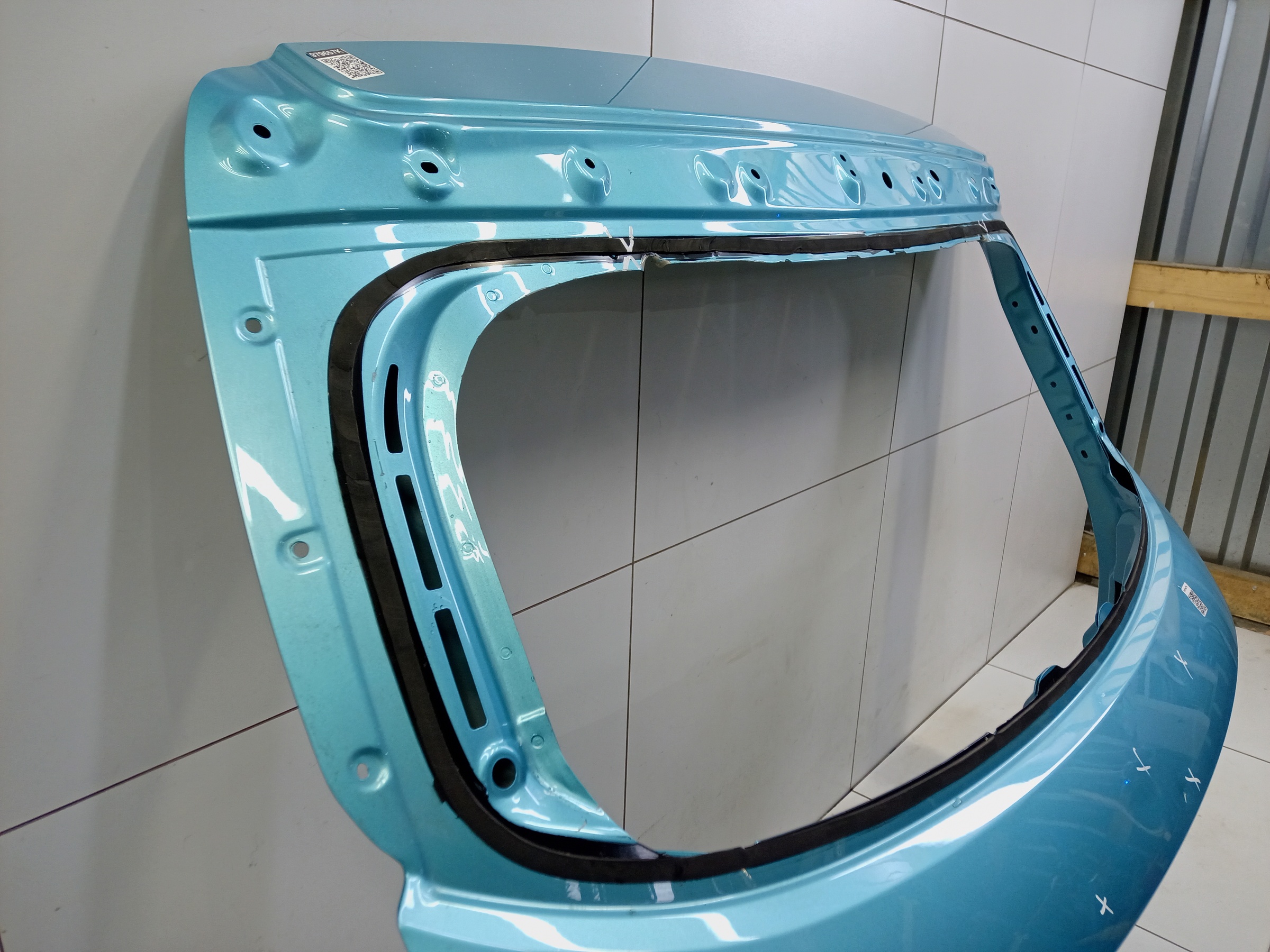 Крышка багажника Geely Coolray Restail