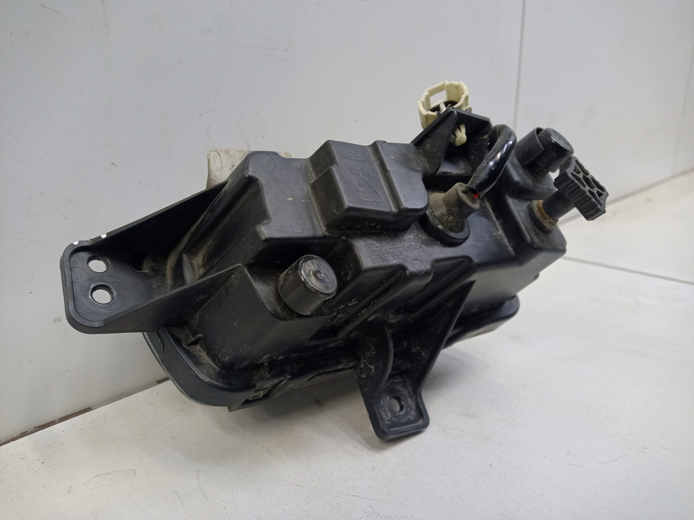 Фара ПТФ передняя правая Geely Coolray