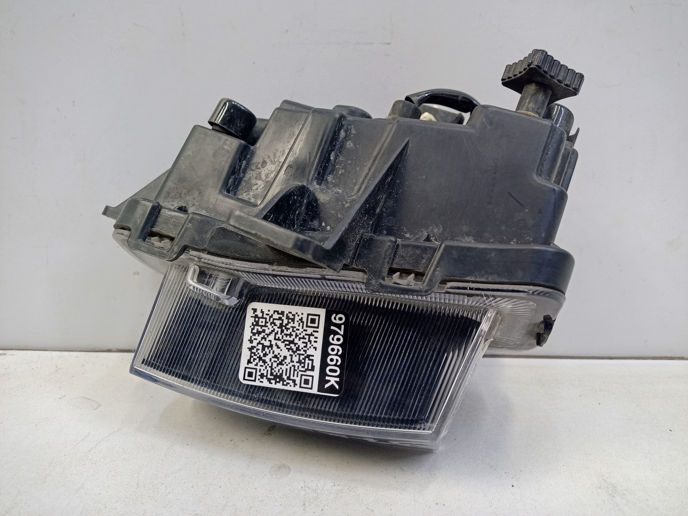 Фара ПТФ передняя правая Geely Coolray