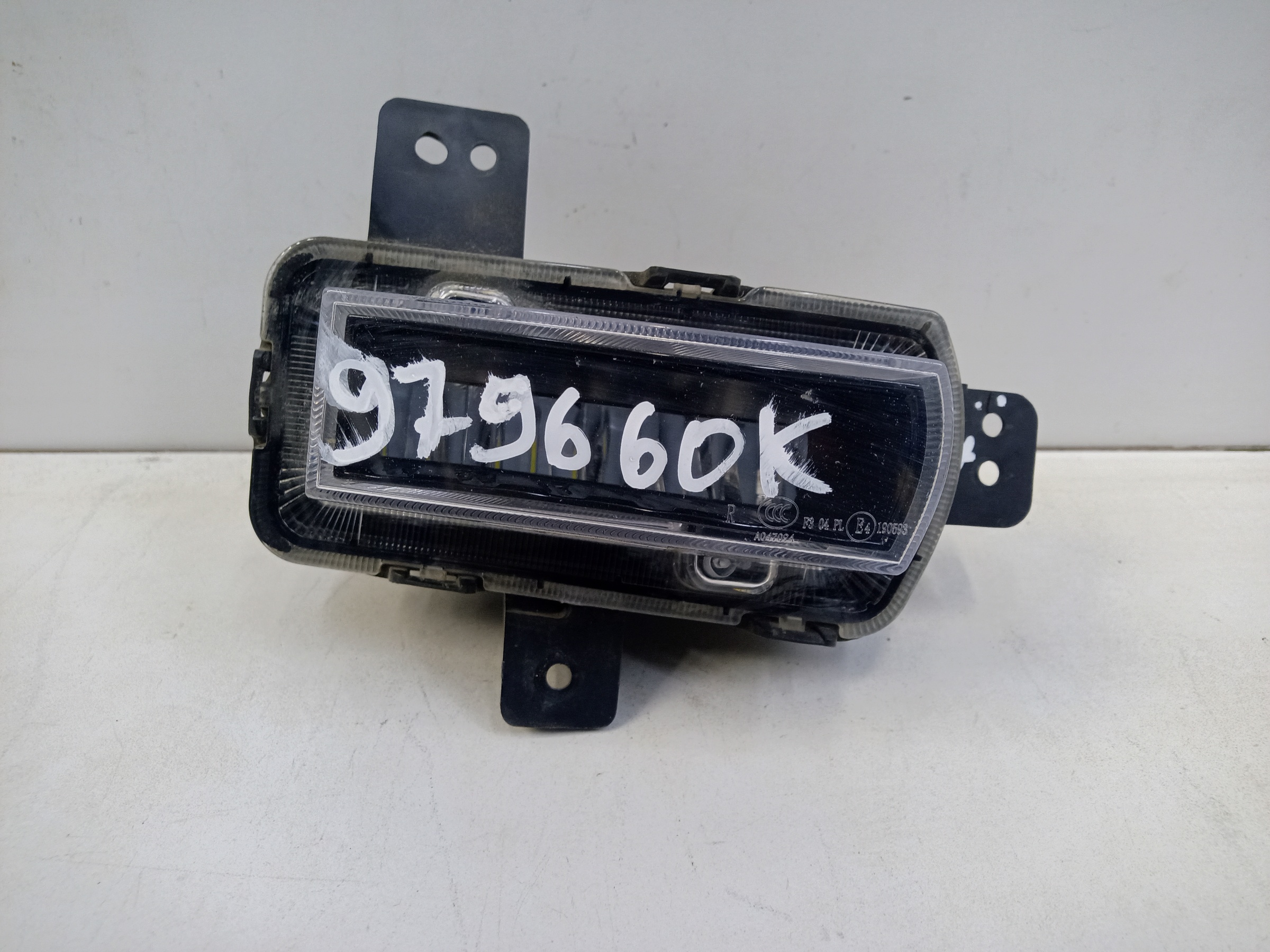 Фара ПТФ передняя правая Geely Coolray