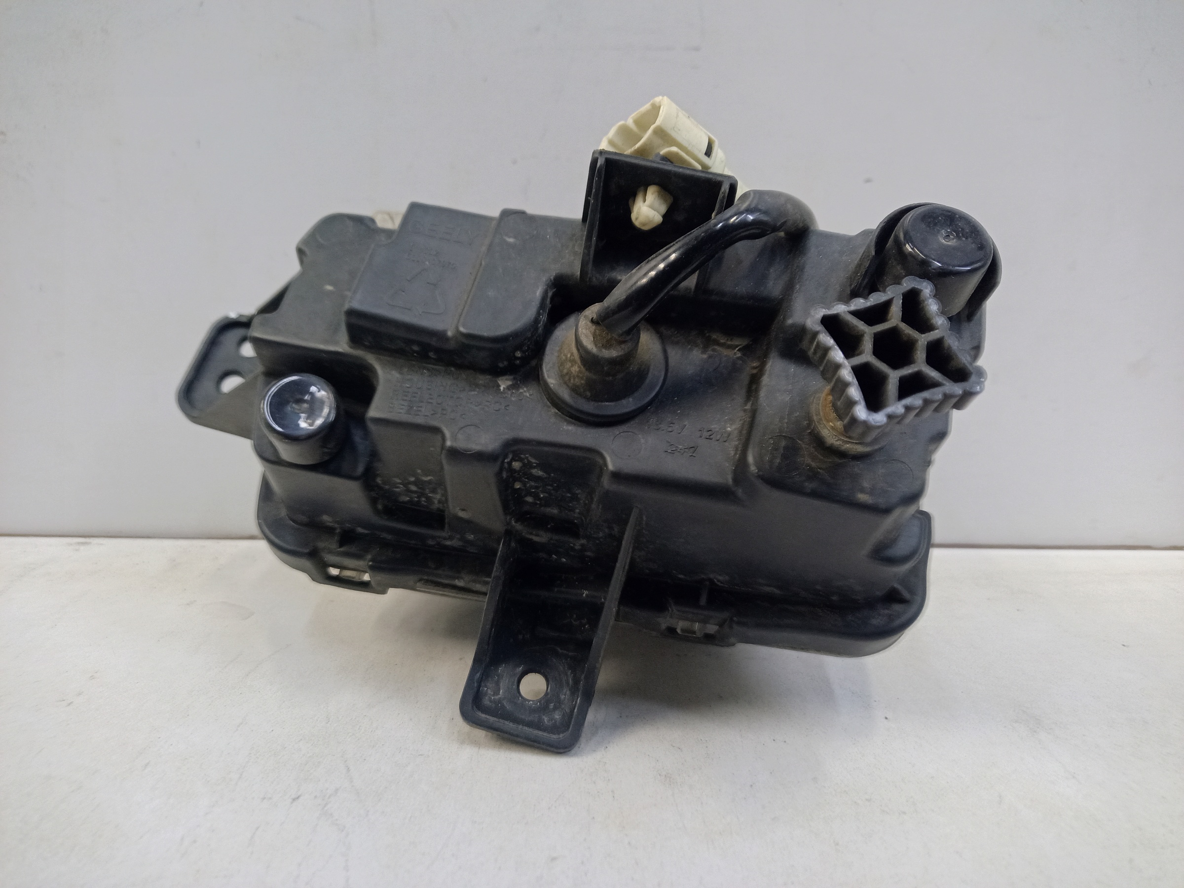 Фара ПТФ передняя правая Geely Coolray