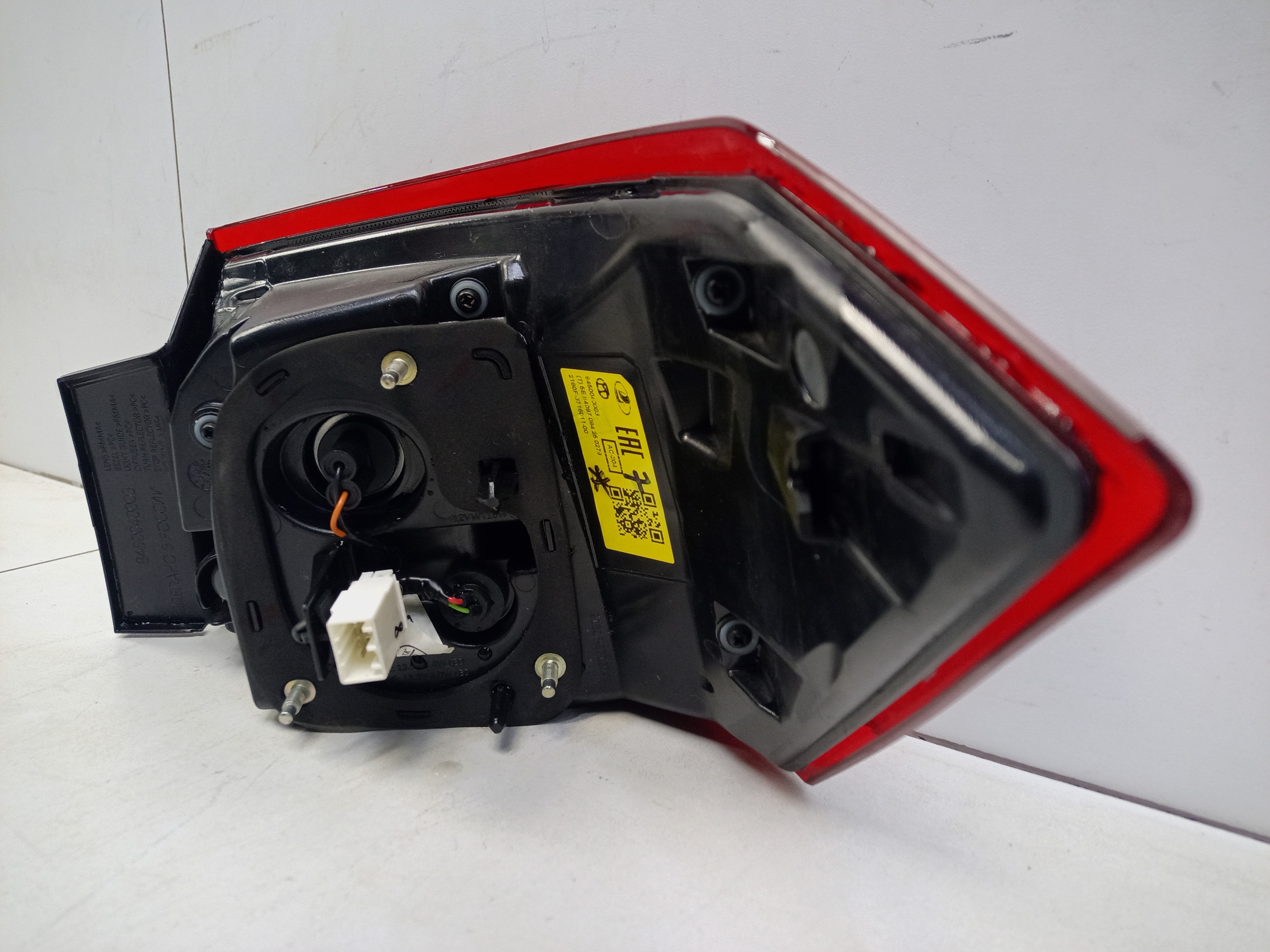 Фонарь задний левый наружный Lada Vesta Restail LED