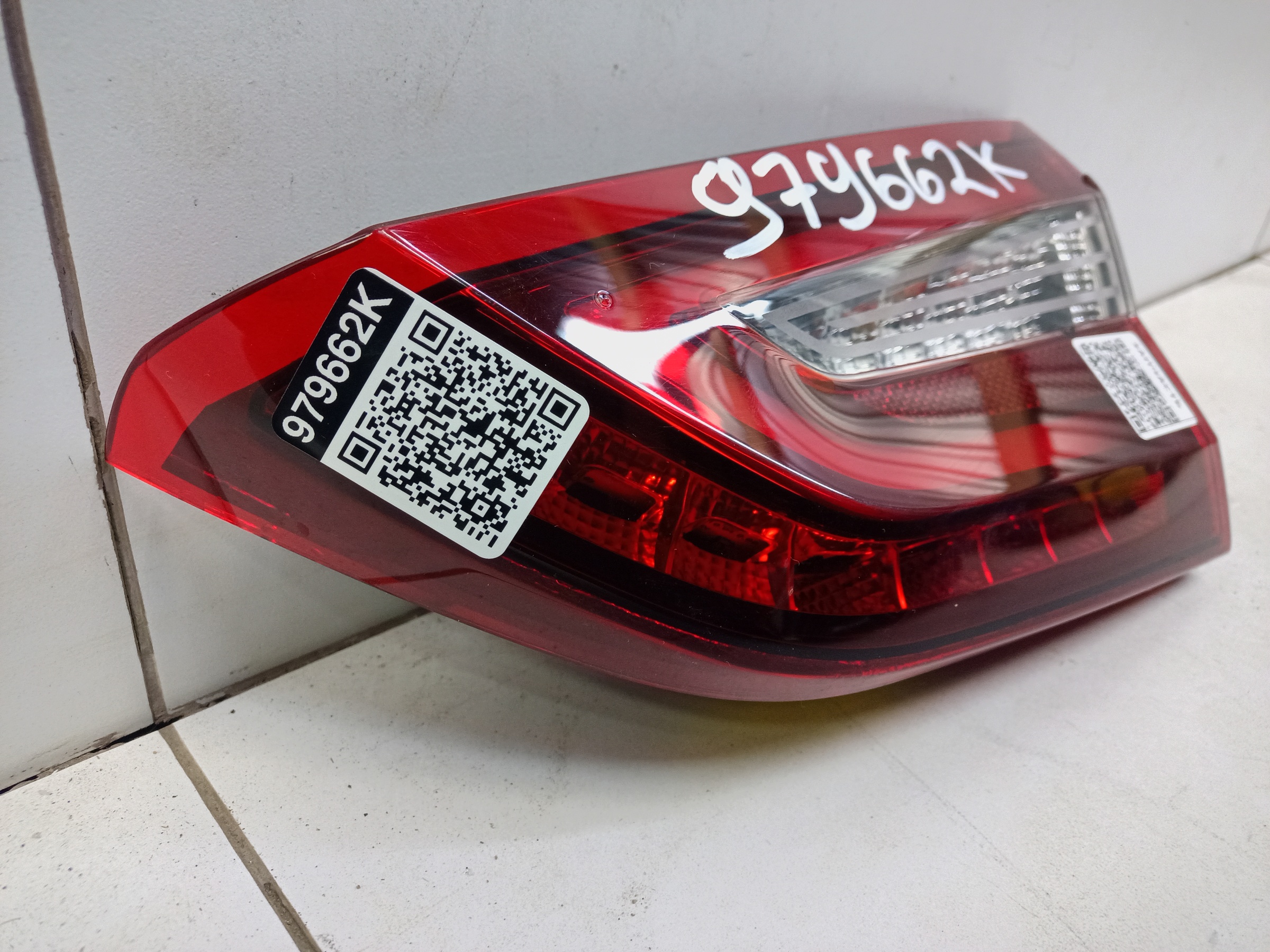 Фонарь задний правый внутренний Lada Vesta Restail LED