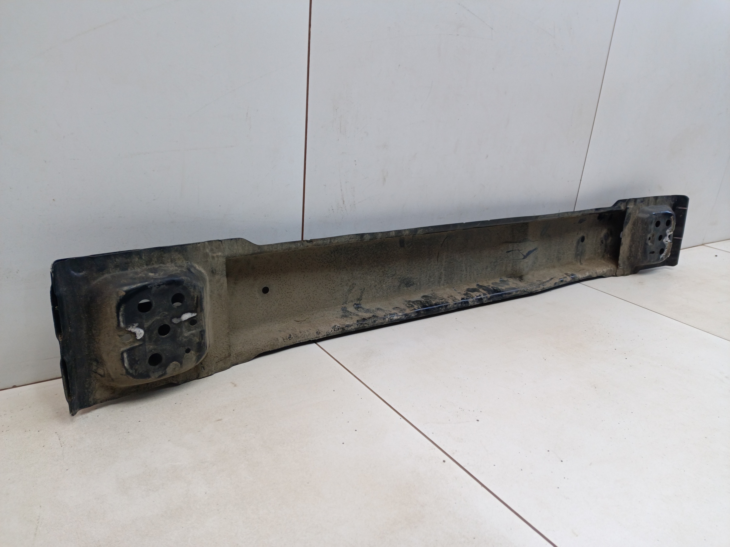 Усилитель заднего бампера Toyota Camry V70