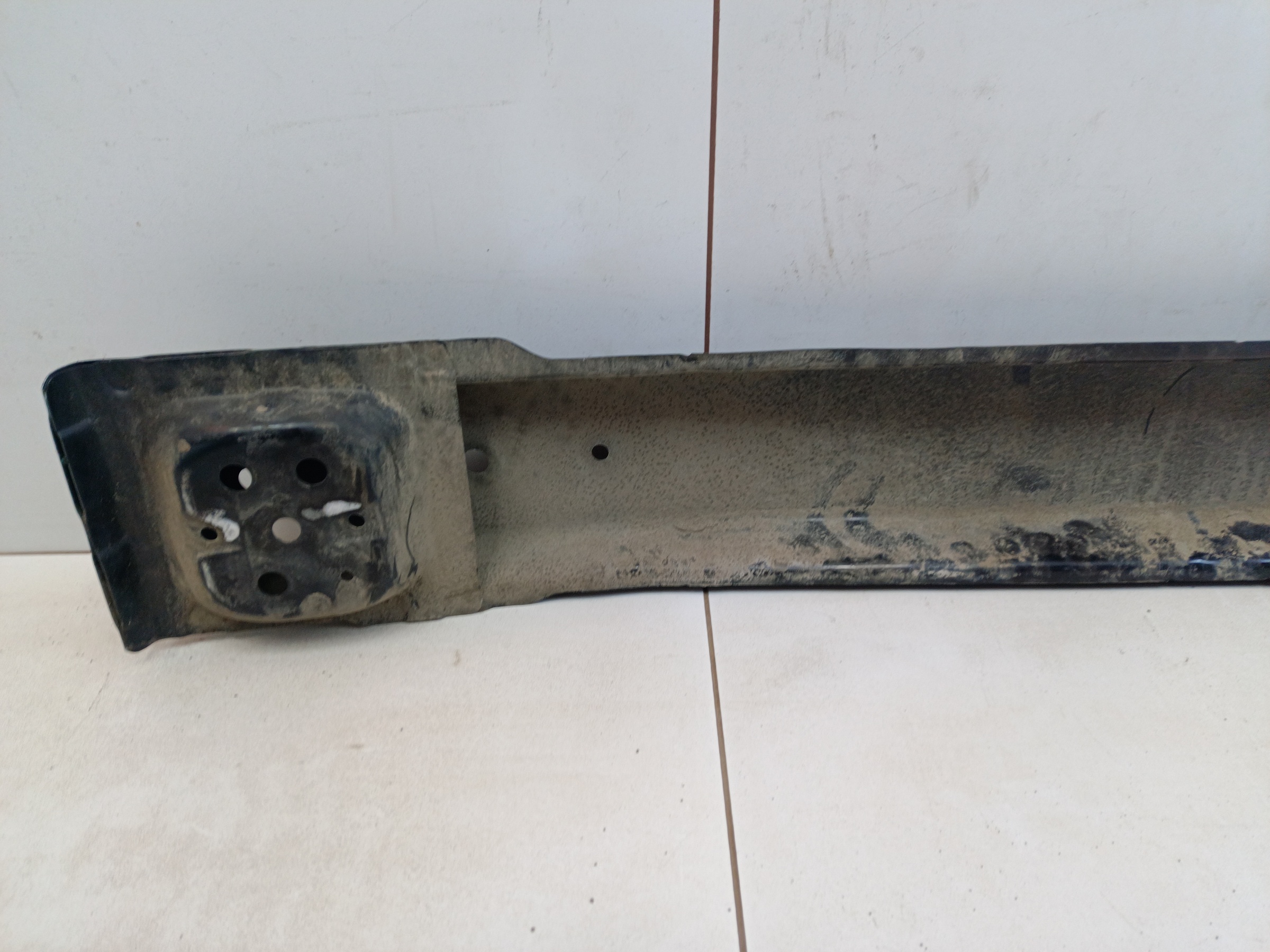 Усилитель заднего бампера Toyota Camry V70