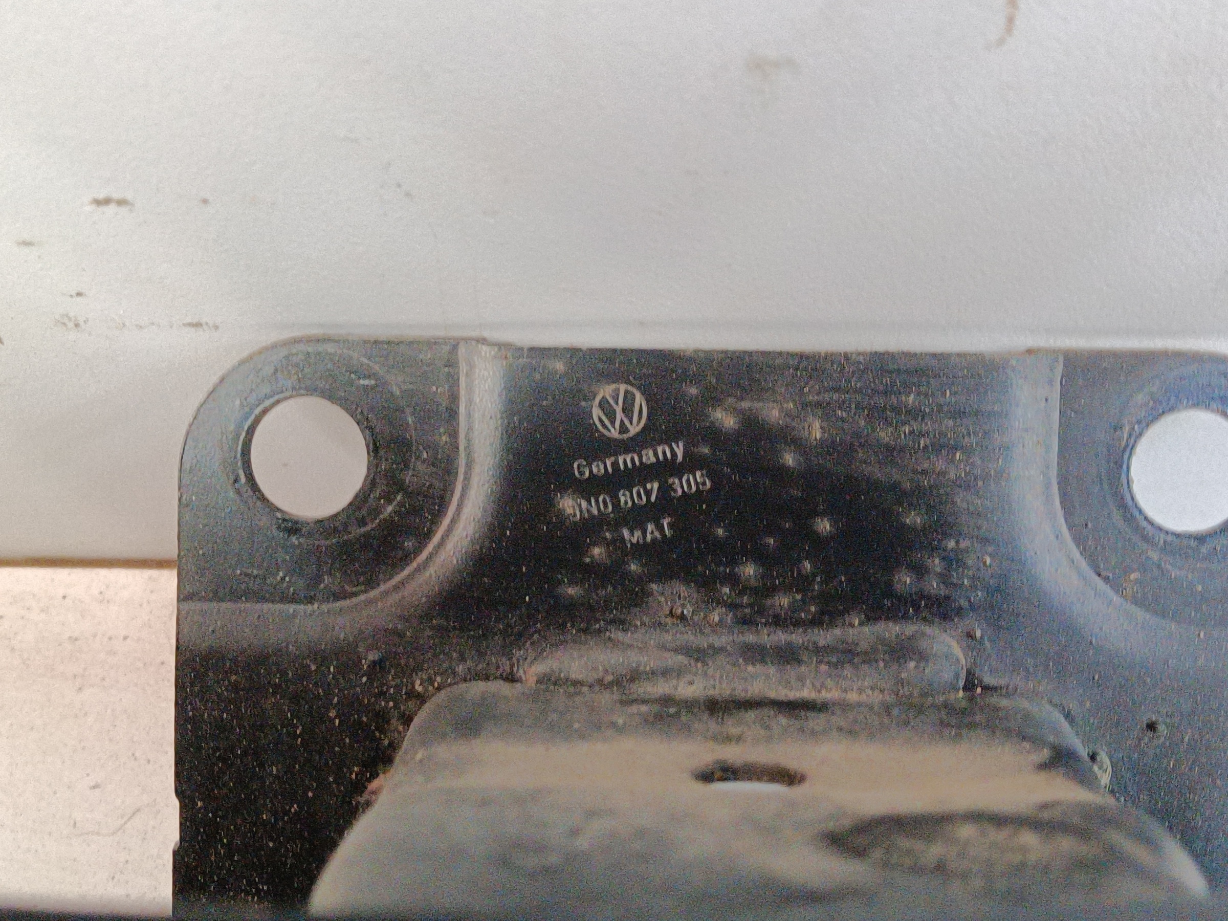 Усилитель заднего бампера Volkswagen Tiguan 1