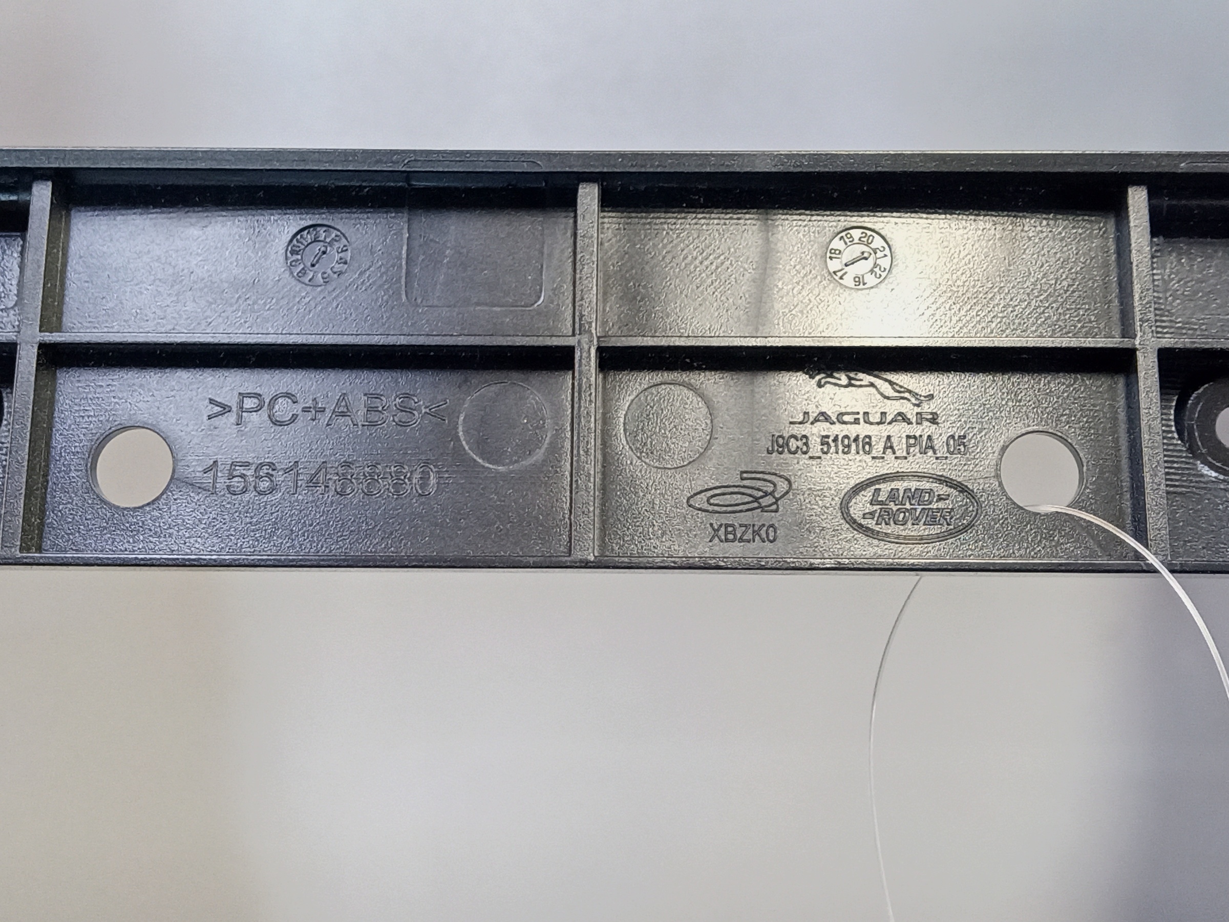 Обшивка крыши " потолок " Jaguar E-Pace Restail