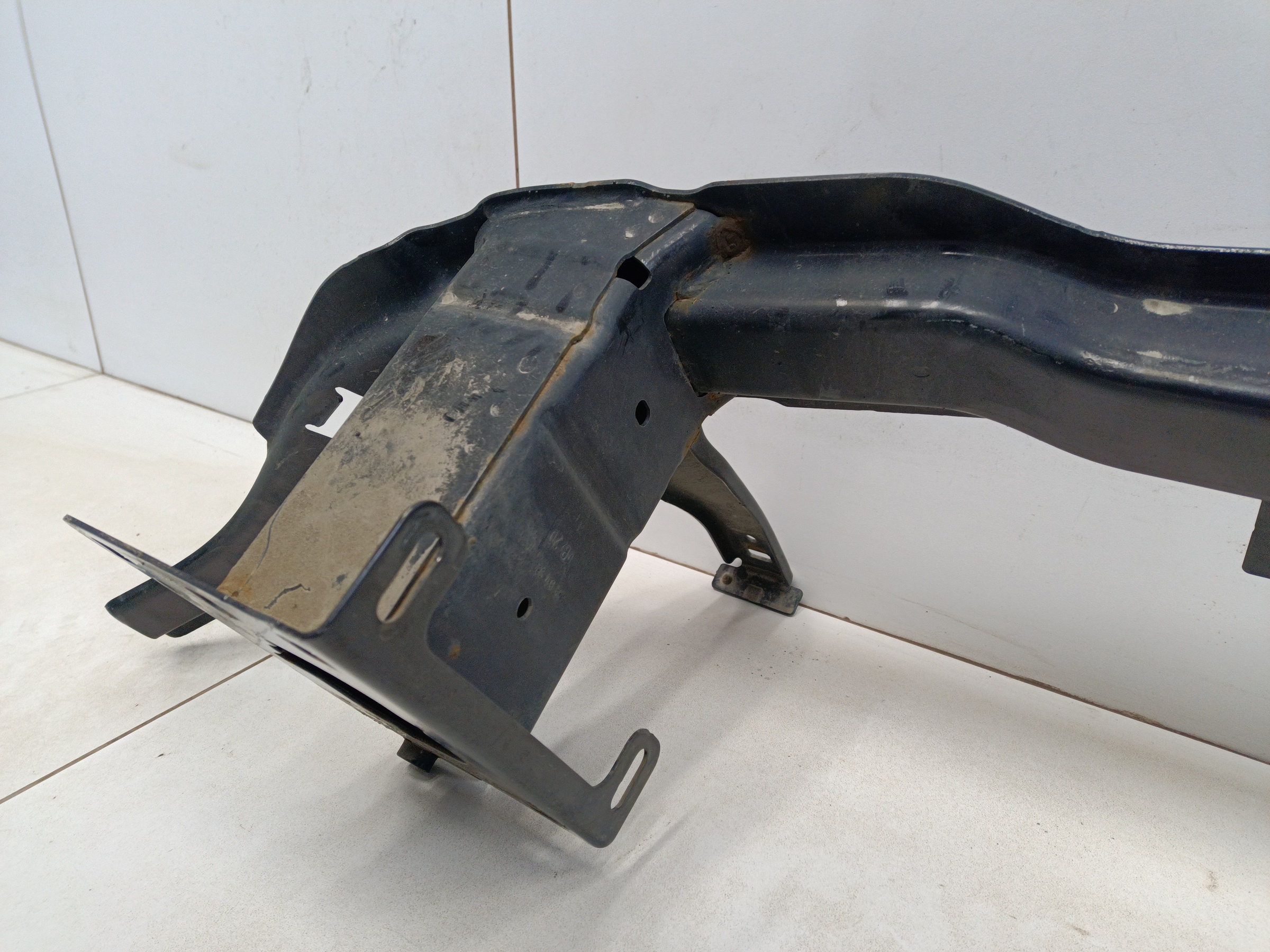 Усилитель переднего бампера Volkswagen Tiguan 2