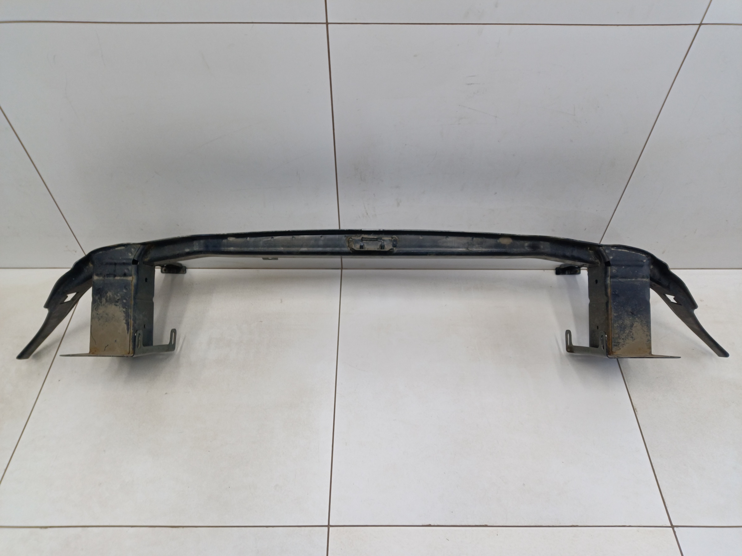 Усилитель переднего бампера Volkswagen Tiguan 2