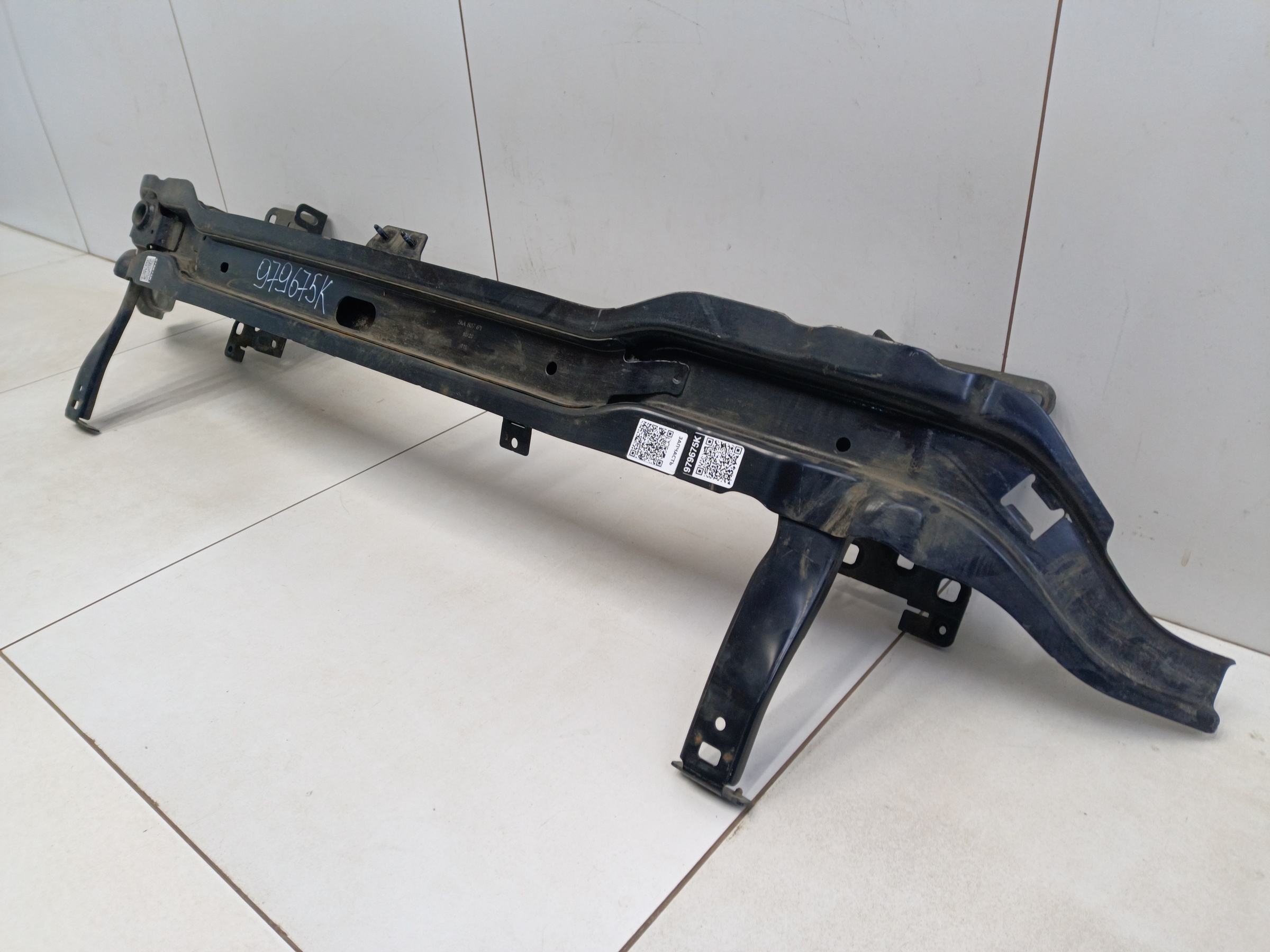 Усилитель переднего бампера Volkswagen Tiguan 2