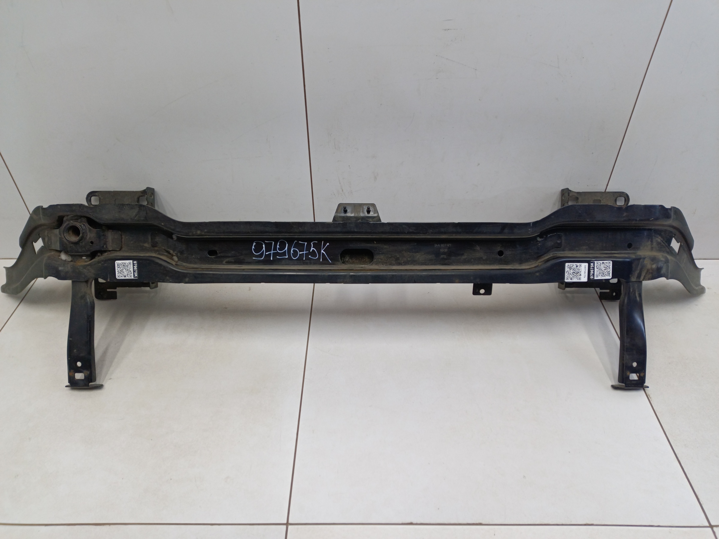 Усилитель переднего бампера Volkswagen Tiguan 2