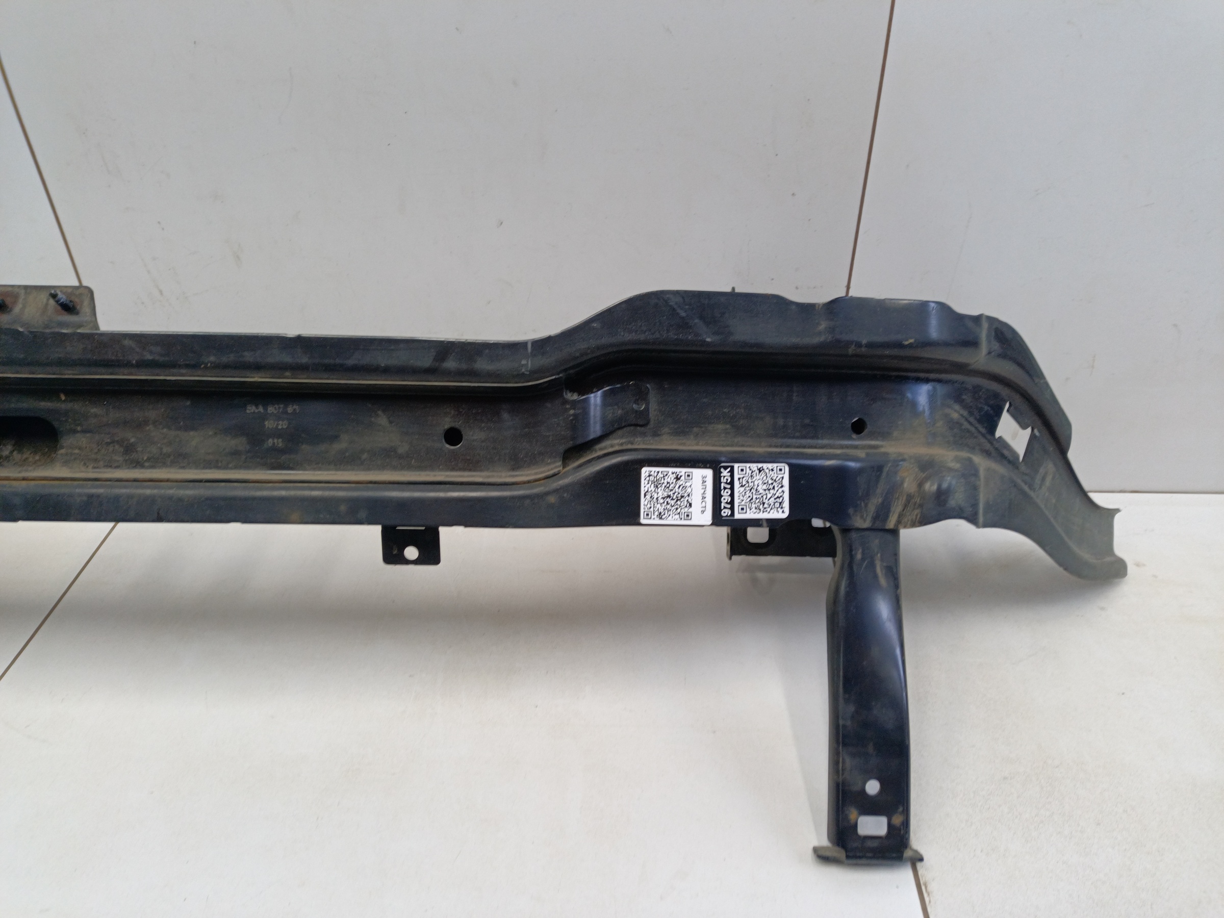 Усилитель переднего бампера Volkswagen Tiguan 2