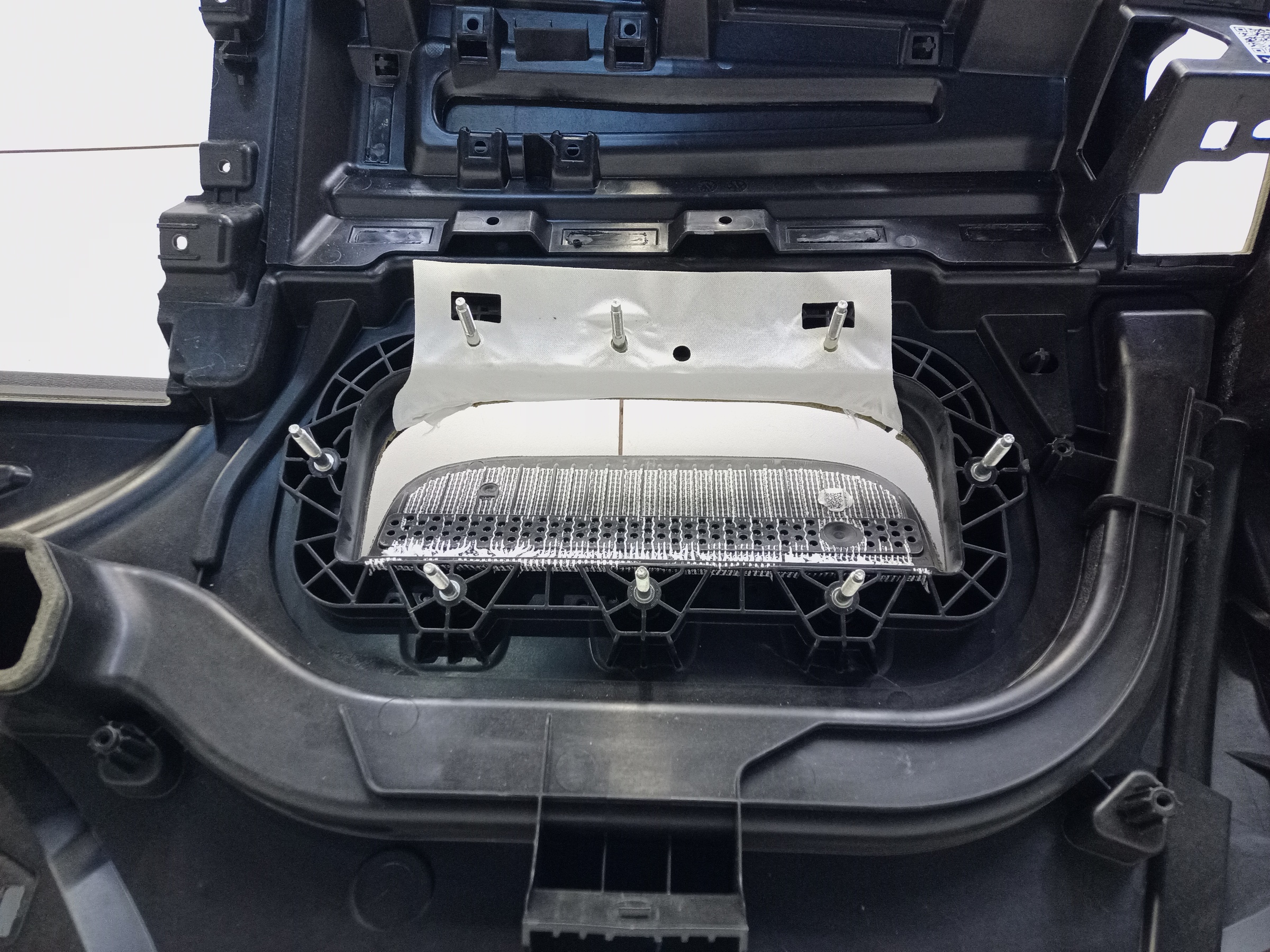 Торпедо Jaguar E-Pace Restail