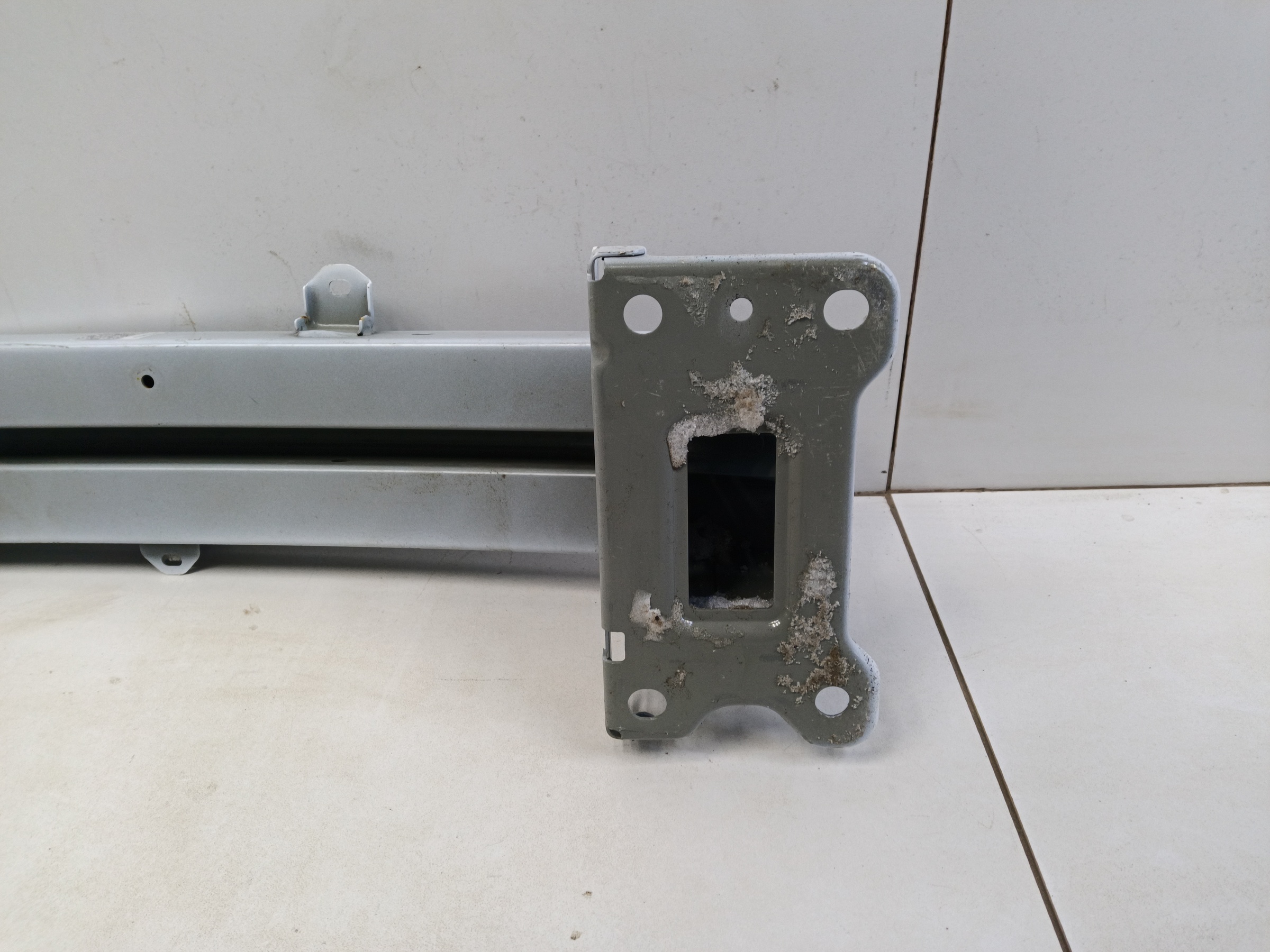 Усилитель переднего бампера Geely Coolray